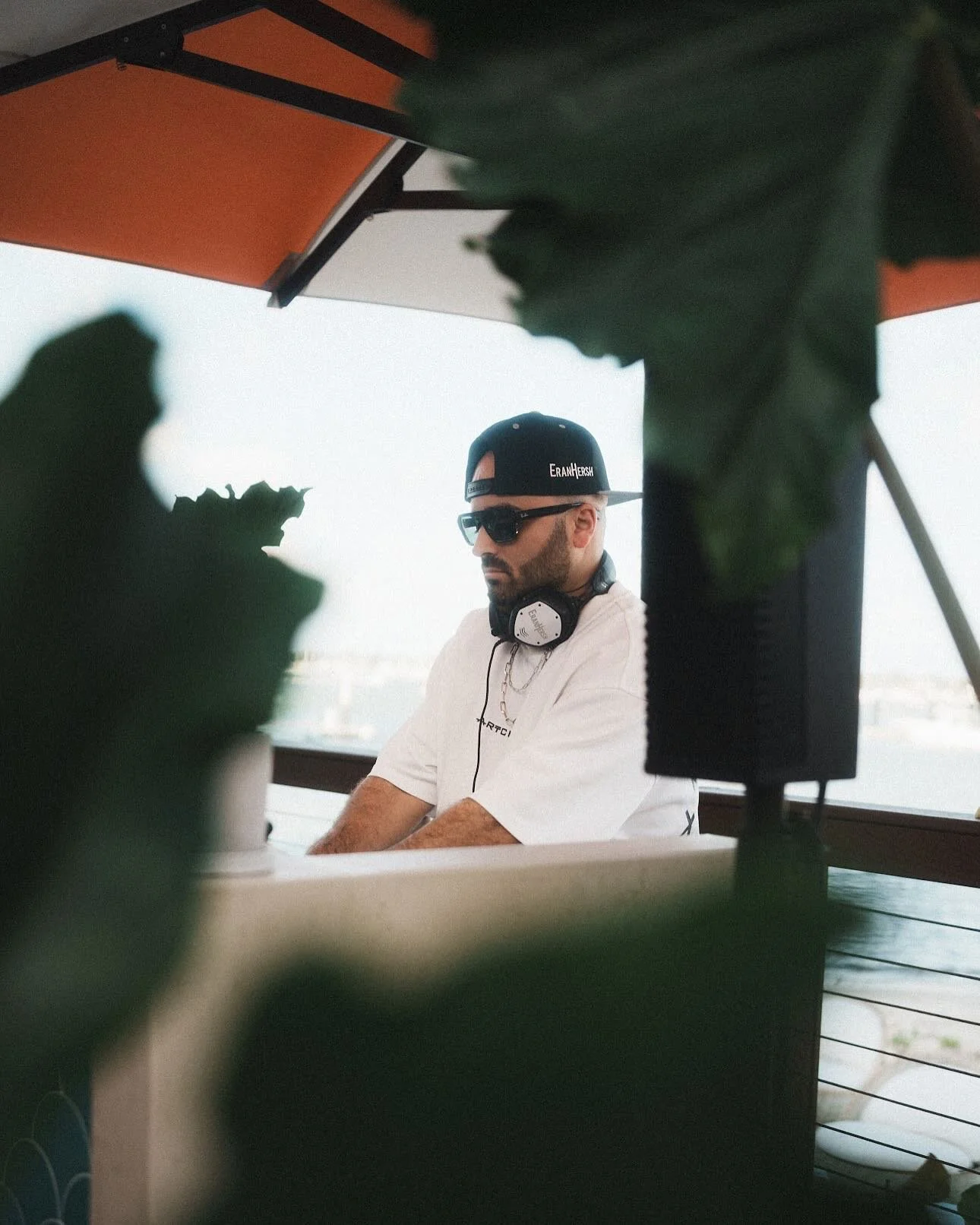 Good vibes, great company. 
This weekend at The Cove.. @eranhersh @mandyybeck @archilamusic @bismarcksax 
&bull;

&bull;

&bull;

&bull;

#thecoveclub #westpalmbeach #beach #waterfrontdining #cove #lunchanddinner #dayparty #dj #bottleservice