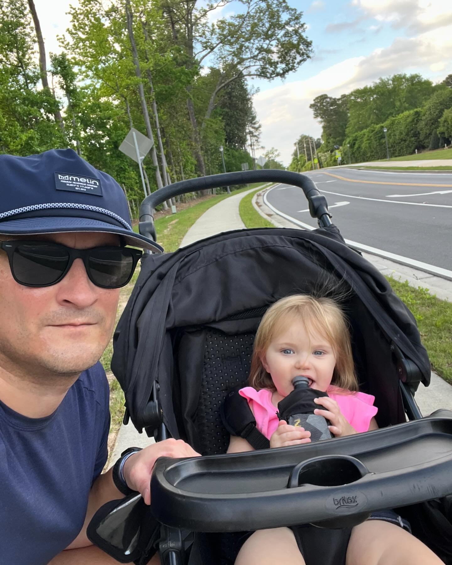 @runningsuckstc Lil Evie joined me for a #5milerun through Brookhaven. Surprisingly enough, she didn&rsquo;t ask for the iPad once! I&rsquo;ll take that as a win. 

#runner #runners #runningman #runningdad #runnersofinstagram #runningcommunity #runni