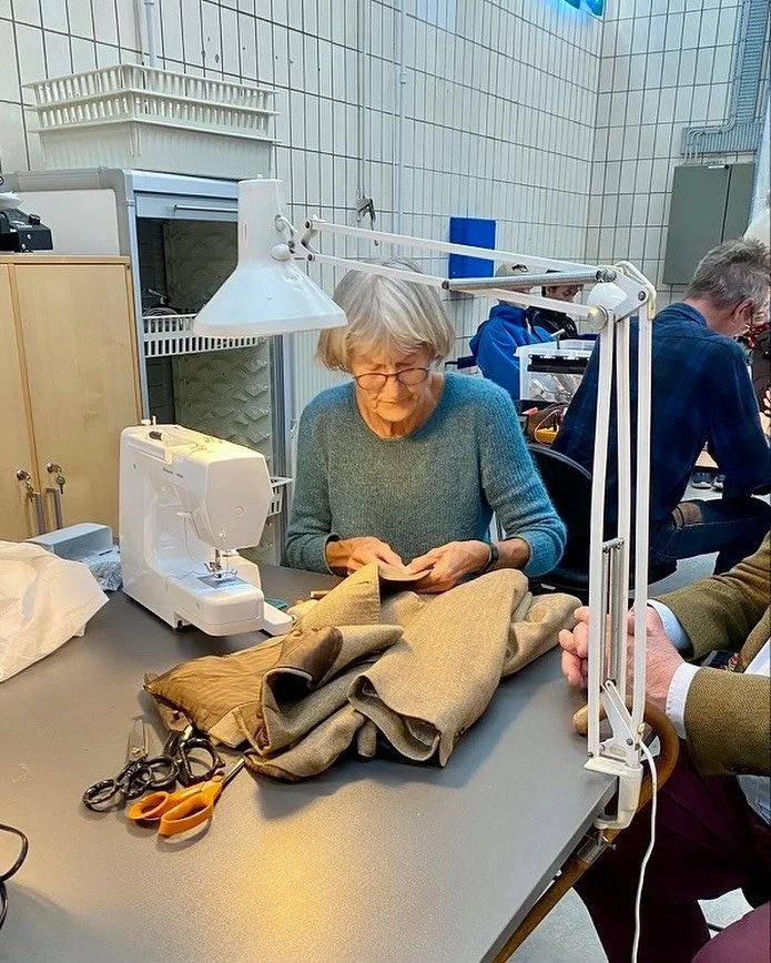 Repair Caf&eacute; i forsamlingshuset med @repaircafedk. 
Anden sidste torsdag i hver m&aring;ned fra kl. 16.30-19. 

Alle er velkommen