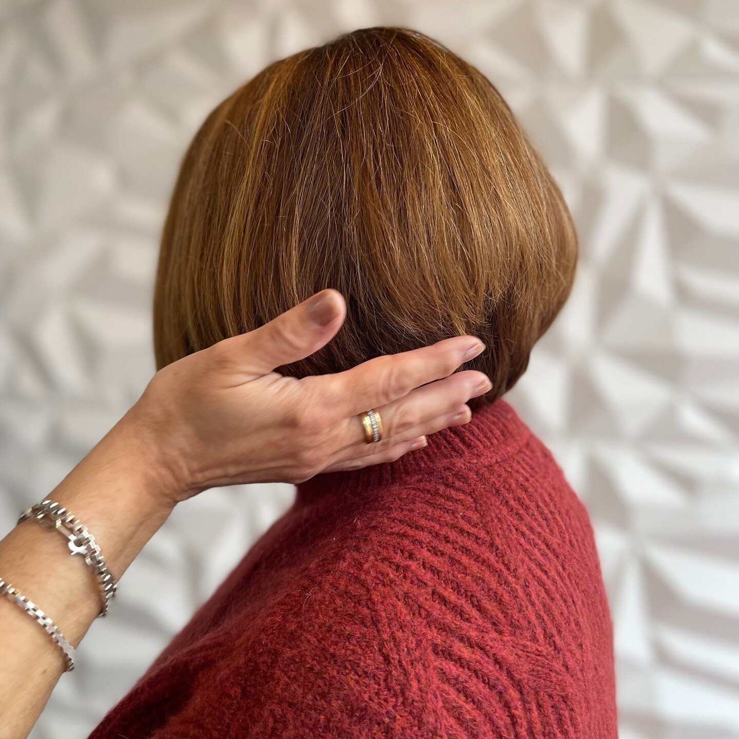 Stack bob hair style by Karen

#townoflexingtonma 
#burlingtonma 
#bedfordma 
#concordma 
#concordmassachusetts 
#lexingtonma