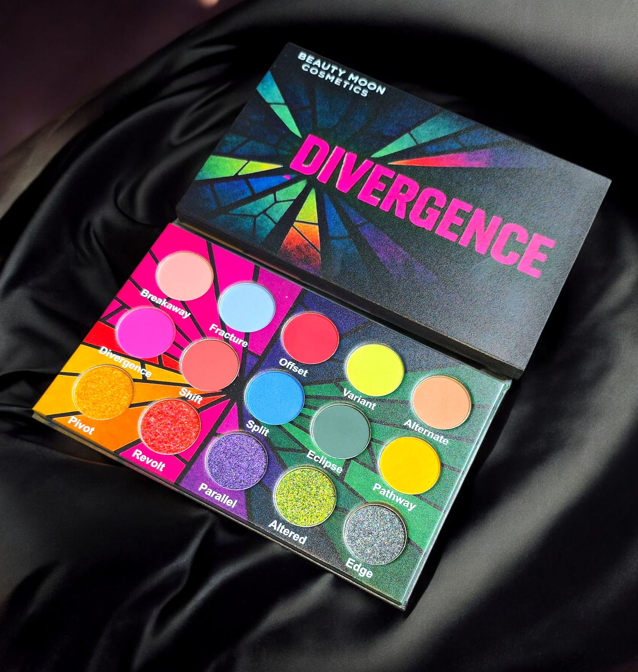 Divergence revamped eyeshadow palette