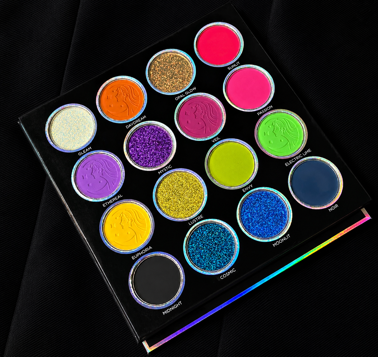Unveiled Full spectrum eyeshadow palette