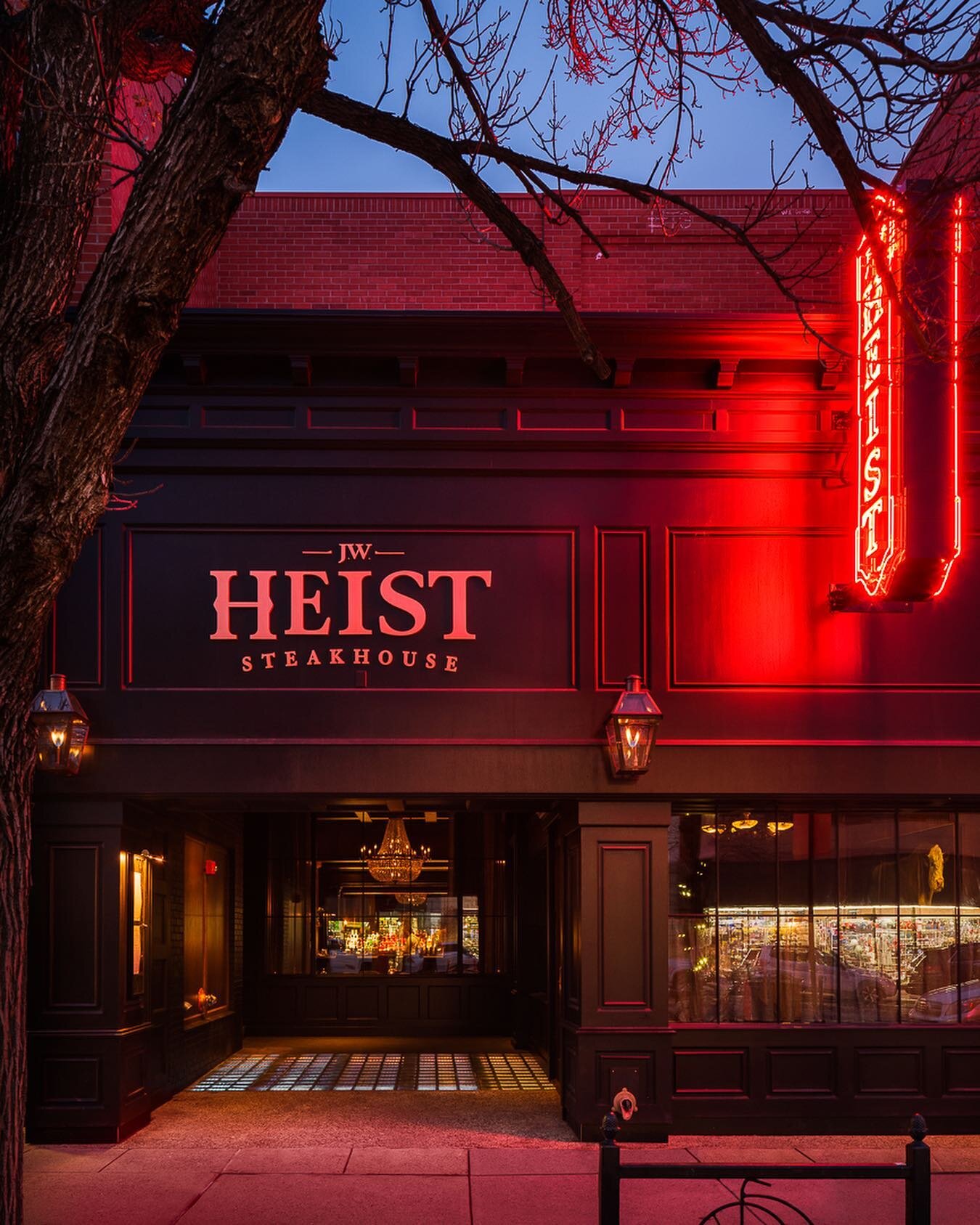 Over the break I had the pleasure of shooting my old friend Brett&rsquo;s newest Bozeman restaurant - the JW Heist Steakhouse. Brett and his partners have done an amazing job restoring and preserving iconic Montana haunts like The Old Saloon and Stac