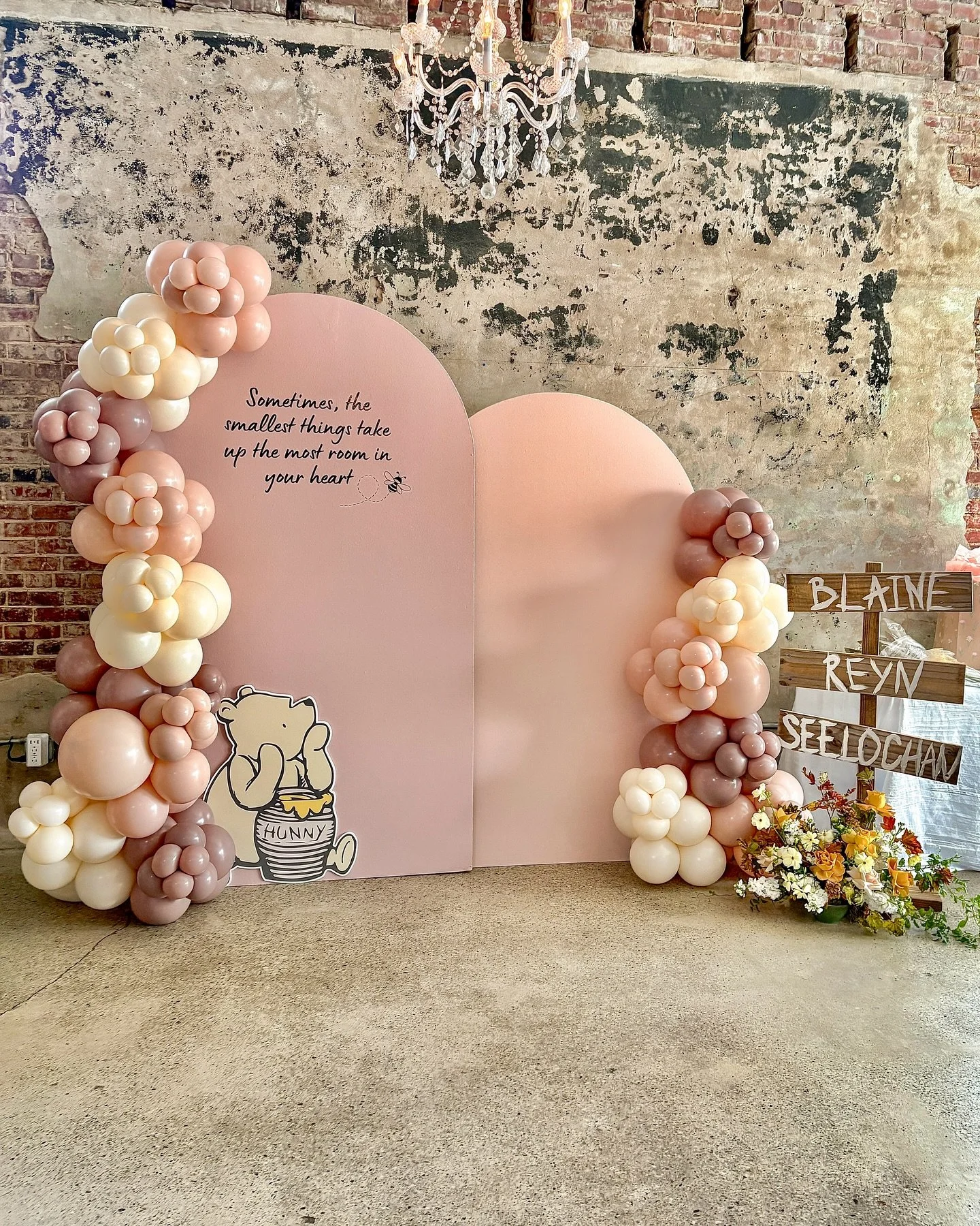 &ldquo;Sometimes, the smallest things take up the most room in your heart!&rdquo; 🍯💛

Book our backdrops + garland for a baby shower backdrop of your dreams!