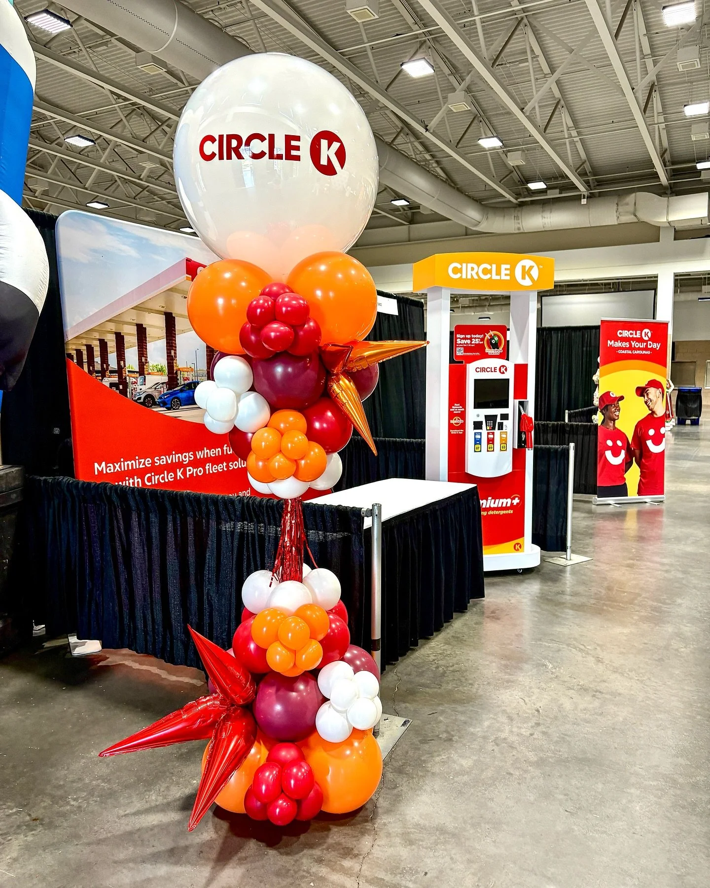 THE BRIEF: make the corporate annual meeting unforgettable! ✔️
-
So we built crazy towers for Circkle K&rsquo;s annual meeting at the @wilmingtonconventioncenter and yes, they made people stop and stare! 👀

BIG events deserve BIG moments! From corpo