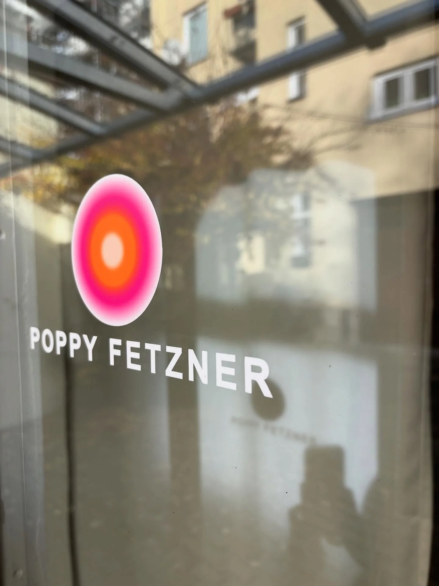 Last few weeks 1. Hi  2. Atelier 3. Framing 4. Panel talks 5. Fav 6. Berlin nights 🦇 7. Studio visits 8. Afternoon tea 9. OTR