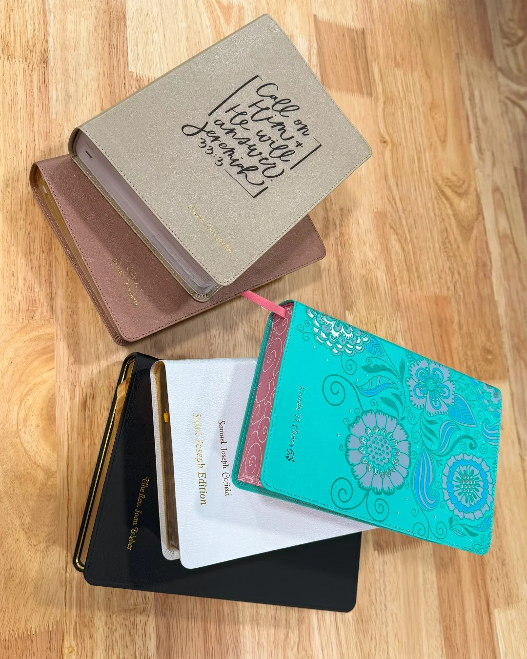 We had a few bible customizations at our shop this week.  Stop by to customize yours too 🎊

1. Gold hot foiling
2. Gold hot foiling
3. UV printing + gold hot foiling
4. Silver hot foiling

Hot foiling for bibles is $45. Give us a call for other meth