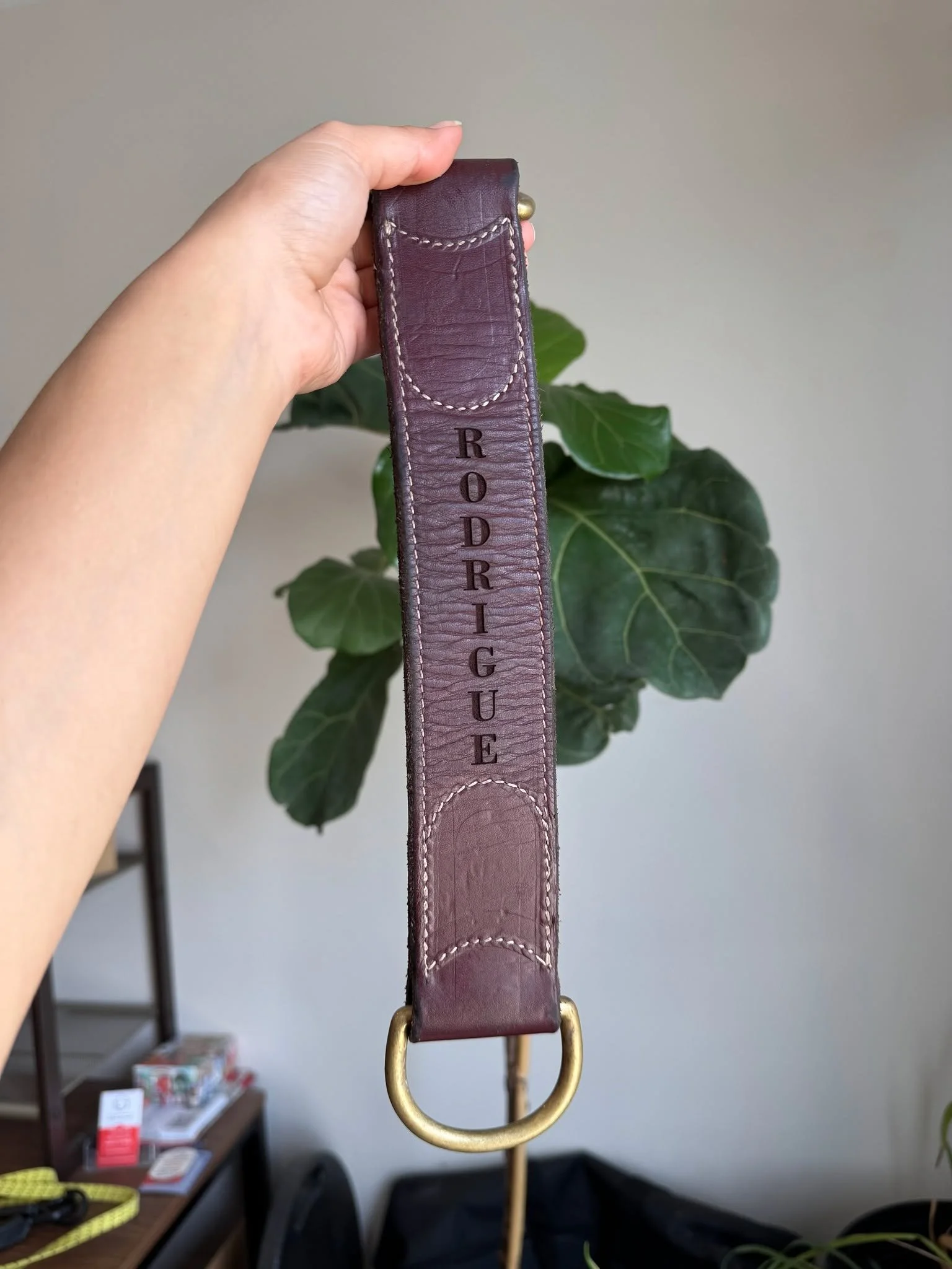 Some pieces carry more than just a name, they carry memories 🕊️

We had the honor of engraving this leather bird strap in memory of a father, turning it into a keepsake that holds both meaning and love.

What would you engrave to honor someone speci