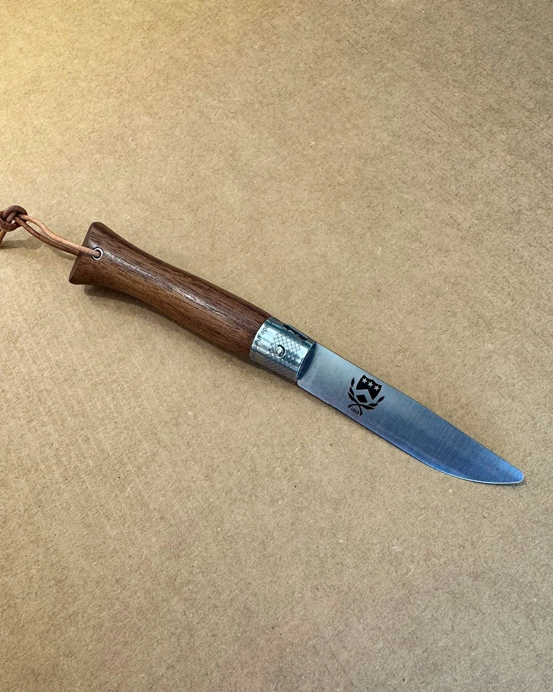 We love to say, if it's engravable, we can do it 💪

We engraved both the blade and the handle of this pocket knife as a custom gift.

We can engrave just about everything you can think of: tumblers, cutting boards, wine glasses, bottles, baseball ba