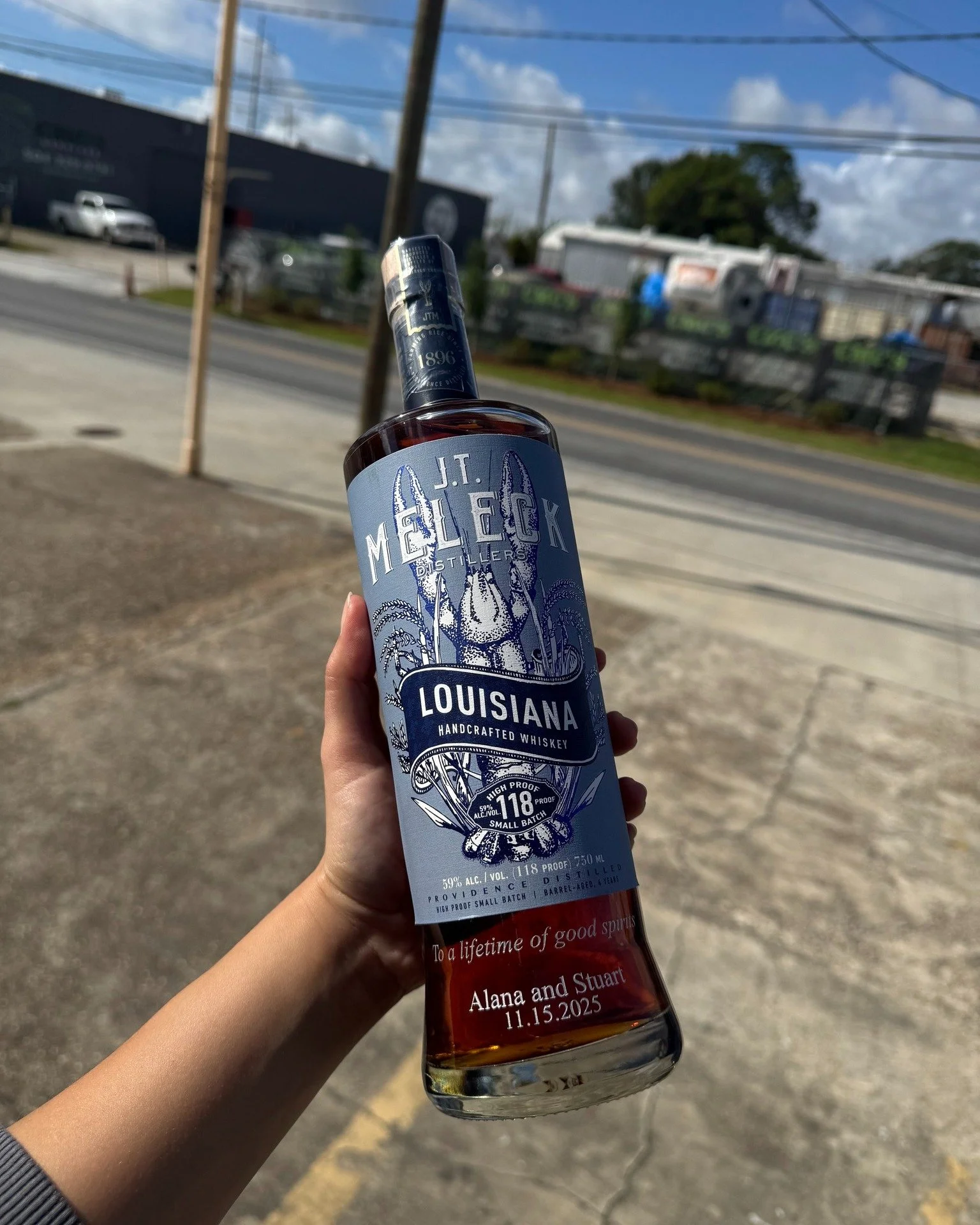 To a lifetime of good spirits! An engraved and silver filled a JT Meleck bottle 🦐🥃

And this feels like a great late Christmas gift, we're just saying...

#cusdtomgift #engravedbottle #crescentstamp #crescentstampandengraving #engraving #customized