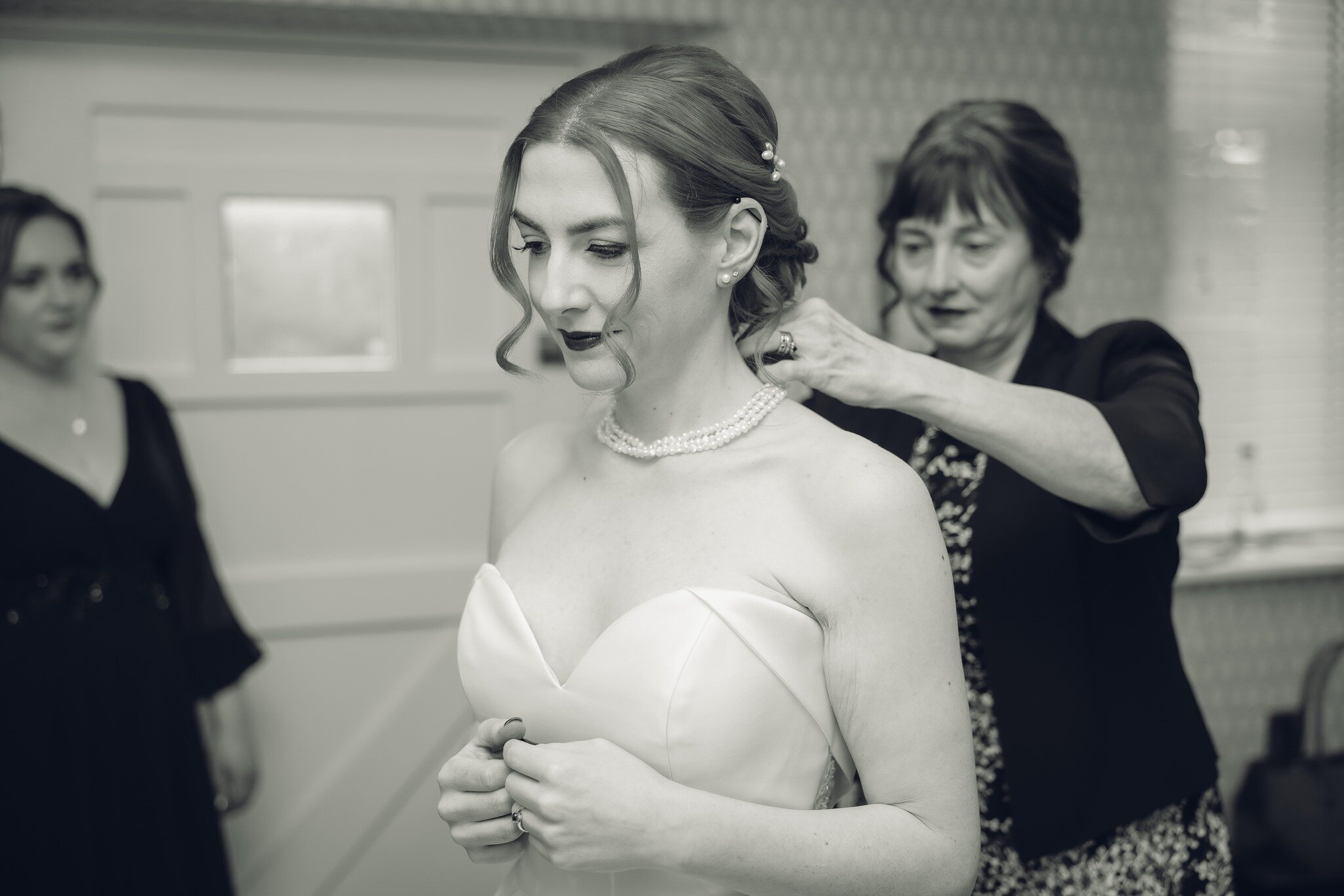 Here are a few of my favourite black and white shots from Freya &amp; David's wedding earlier this year at @rowton.castle