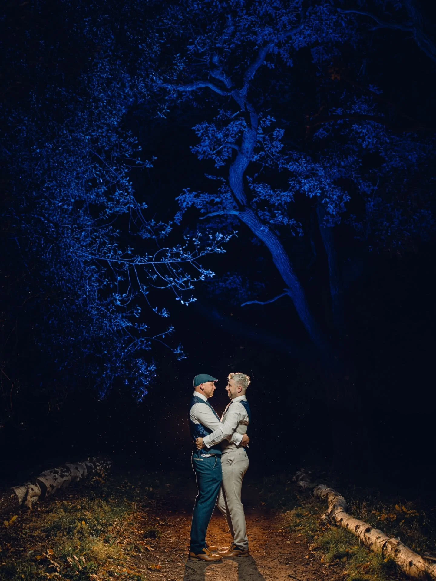 Happy third anniversary Richard &amp; Chad!
💙🤍