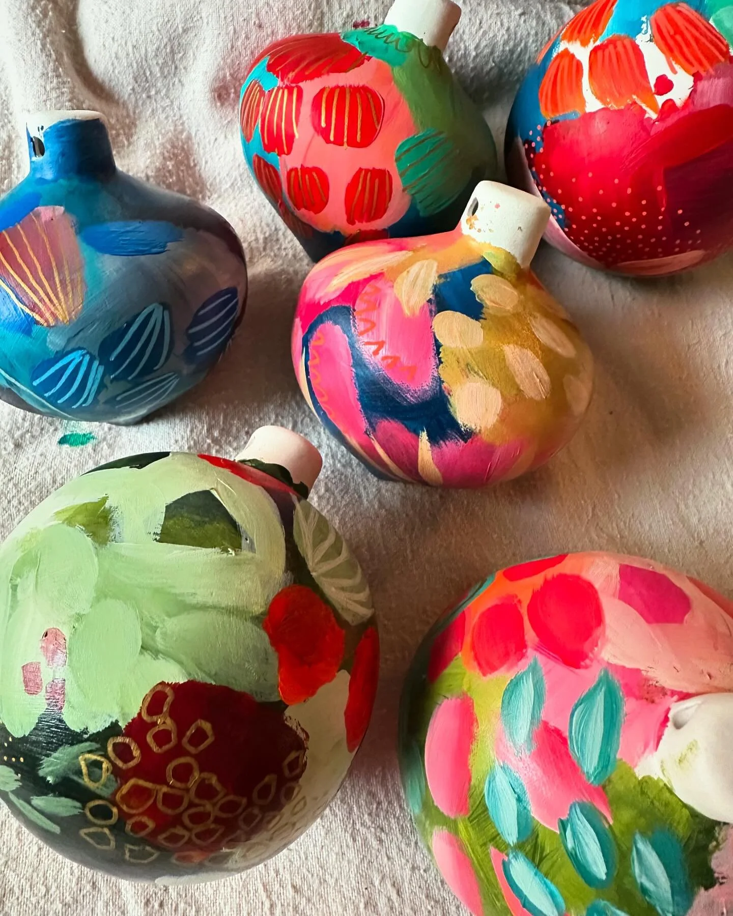 So tell me, does your Christmas decor go up November 1st or do you hold out until after Thanksgiving?

I really do like to give Thanksgiving its due place, and I love the holiday. But man, when the snow hits at the end of October and you know you&rsq