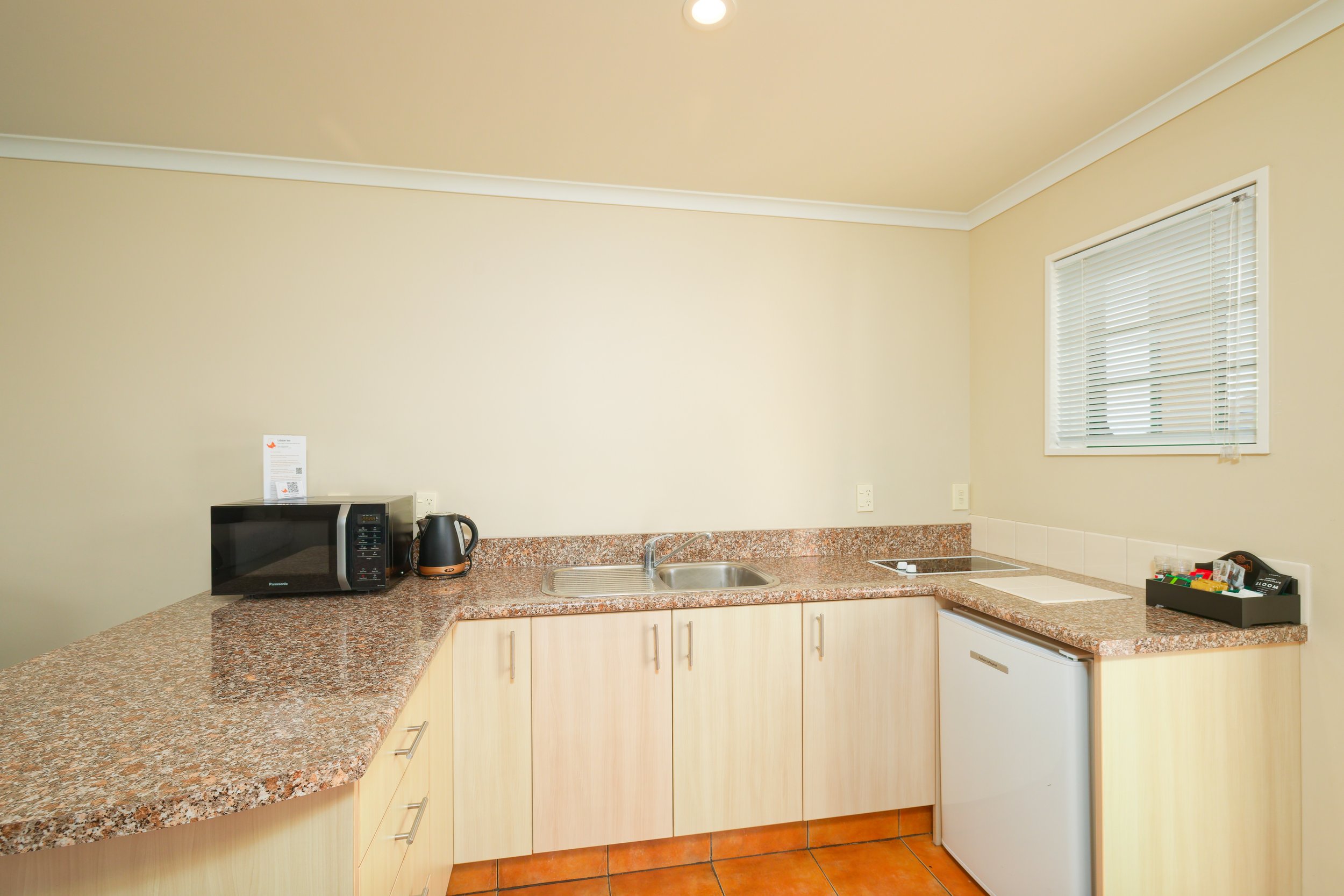 Two Bedroom Suite Kitchen The Lobester Inn .jpeg