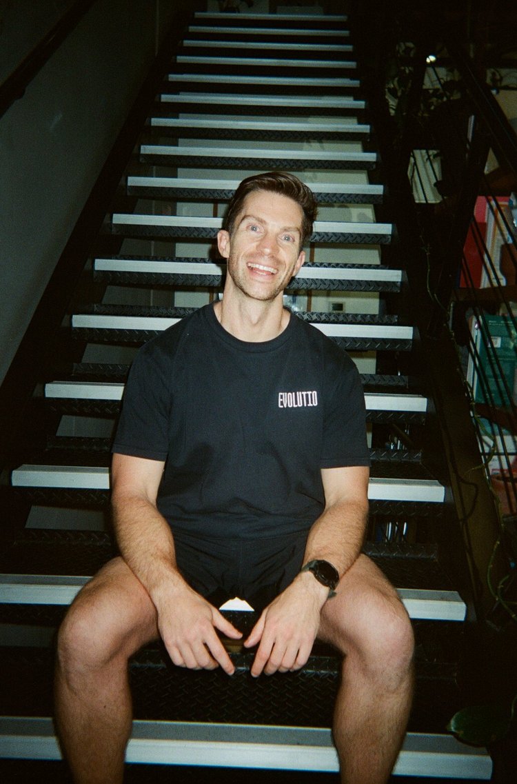 Physiotherapist assessing a patient at Evolutio Sports Physio in Richmond, Melbourne