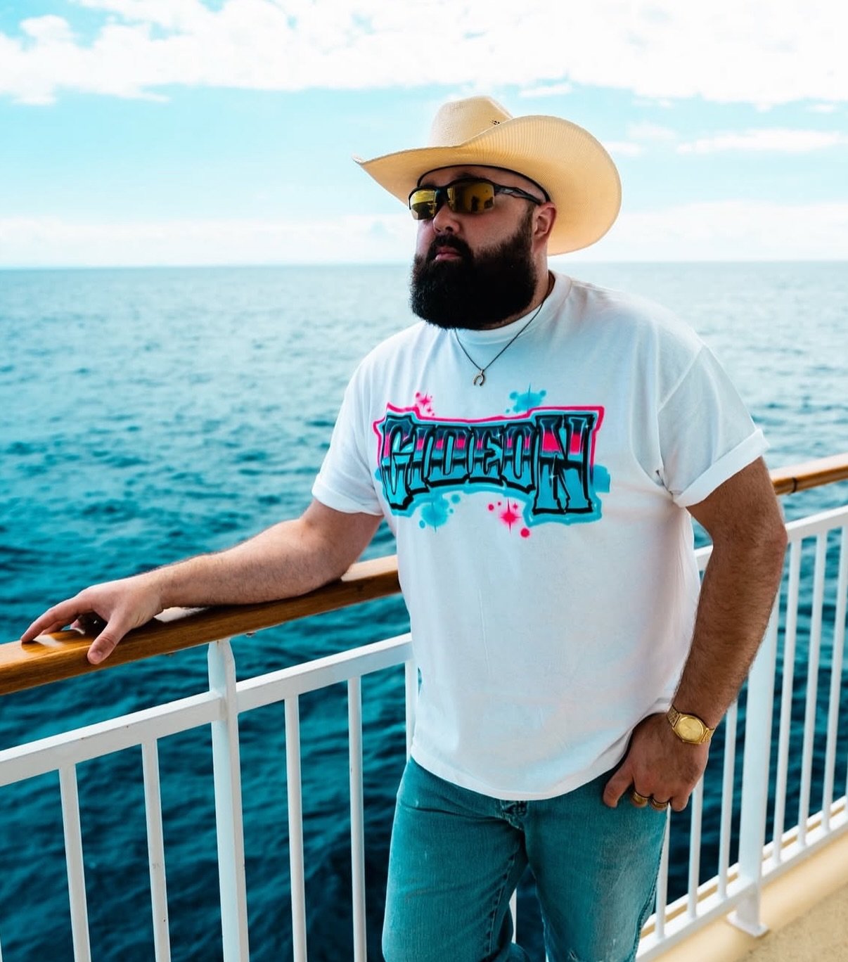 Screen print work done for @gideonal 

✶ 

✶ 

✶ 

#gideon #merch #bandmerch #screenprint