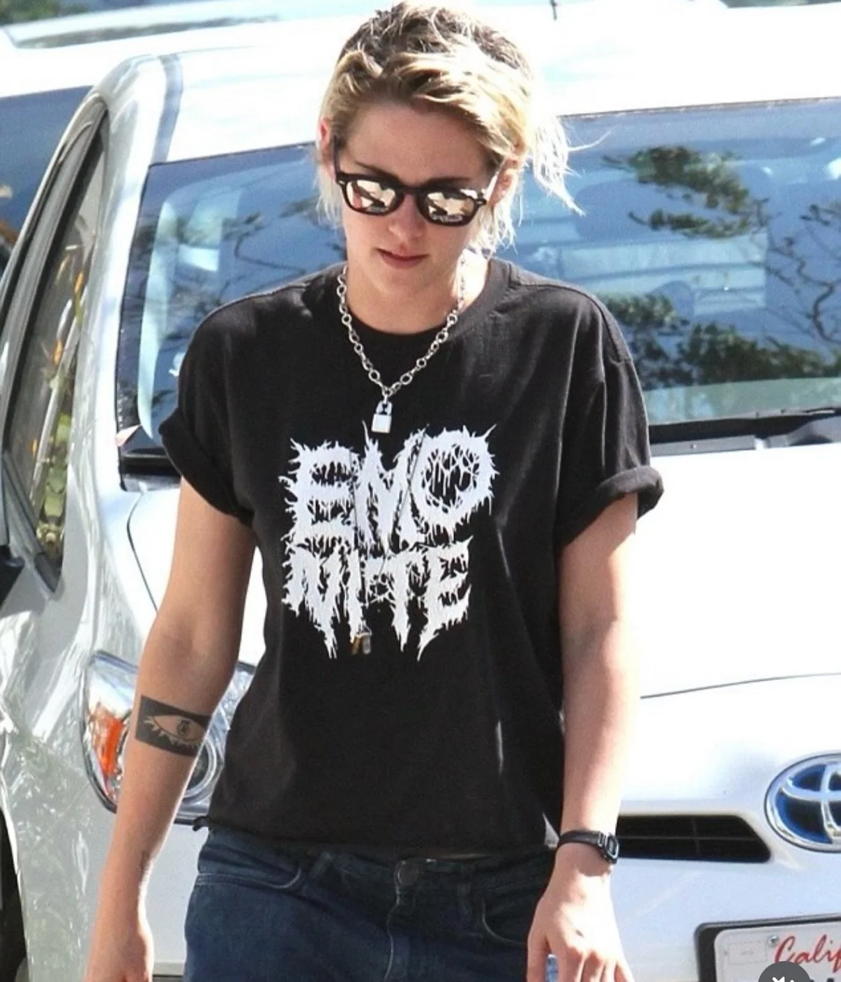 Metal tour tees for @emonite 

✶ 

✶ 

✶ 

#emonite #screenprint #merch #bandmerch