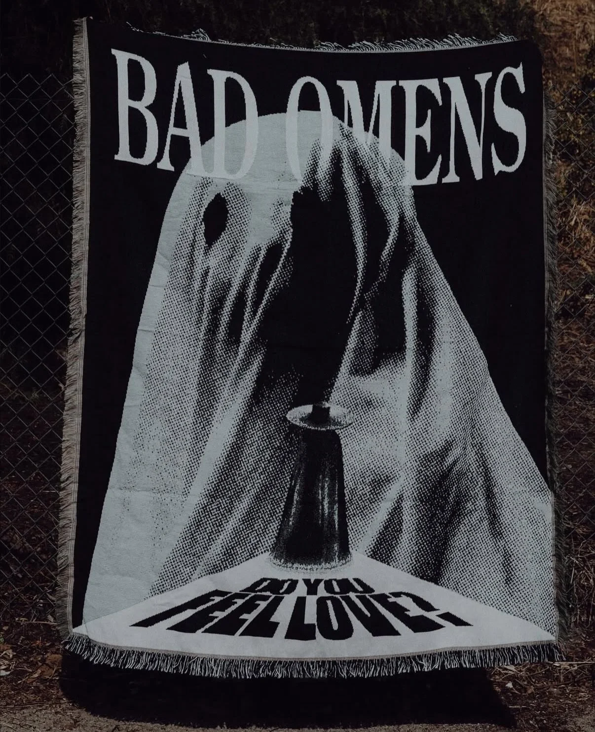 @badomensofficial preorders wrapping up today!

✶ 

✶ 

✶ 

#badomens #merch #bandmerch #screenprint