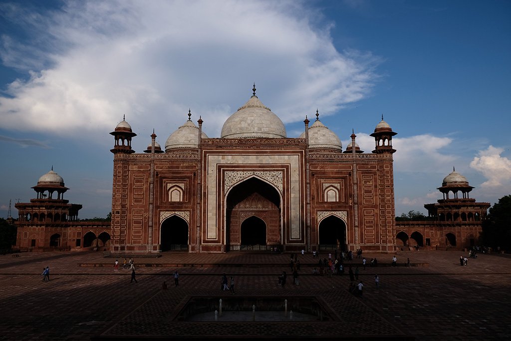 The Taj Mahal casts it's shadow