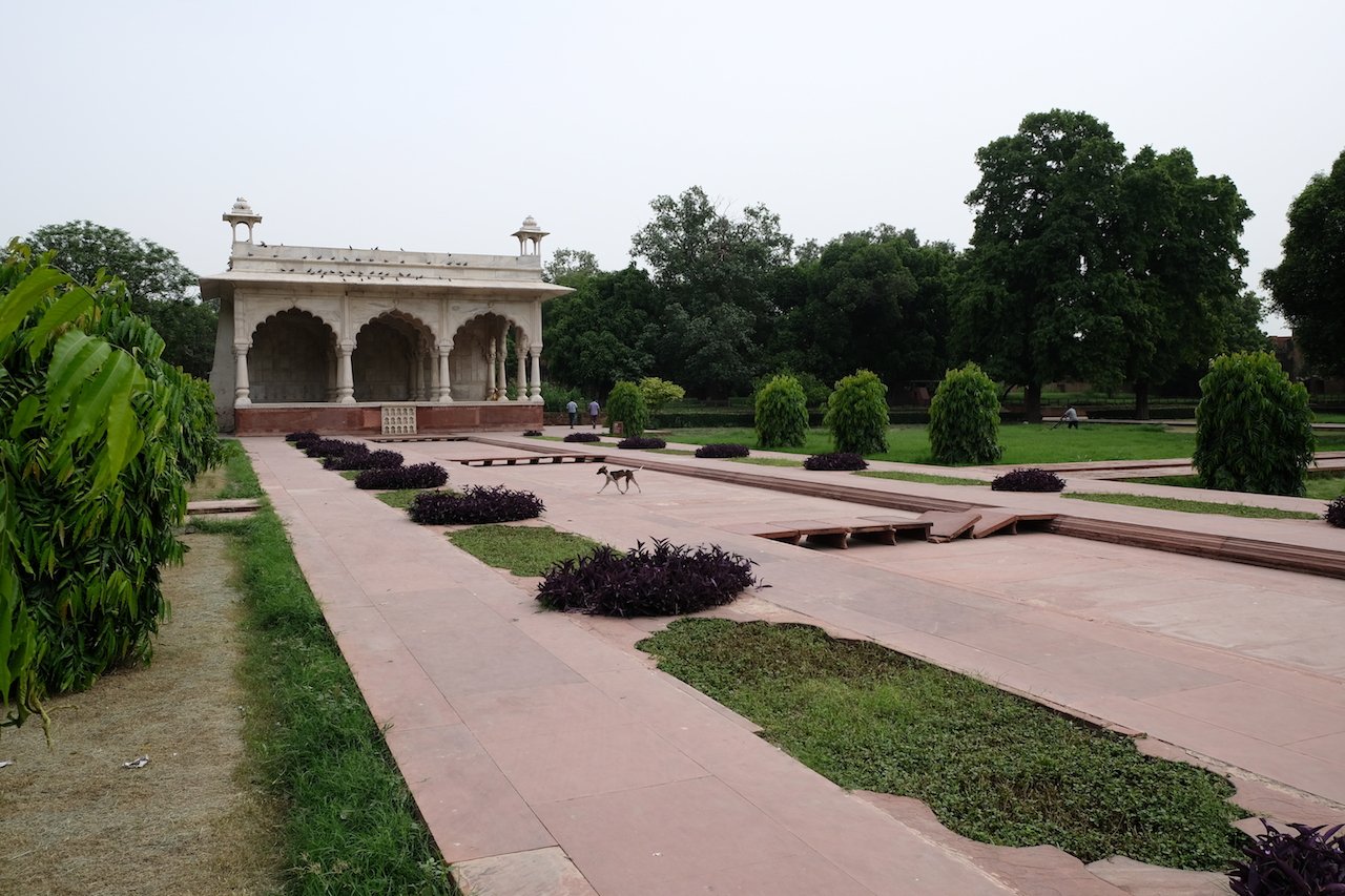 Pavilion and empty canal, Red Fort