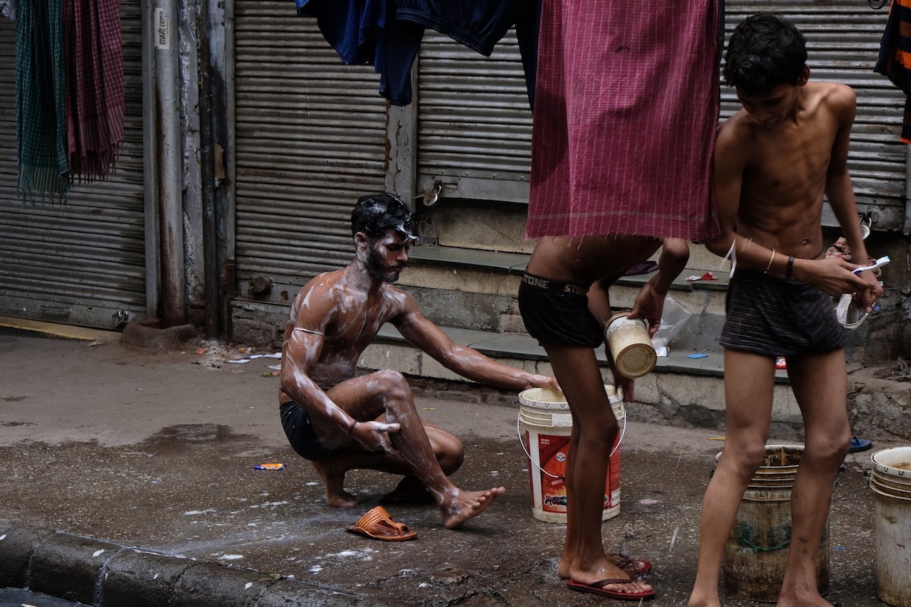Wash time, Old Delhi