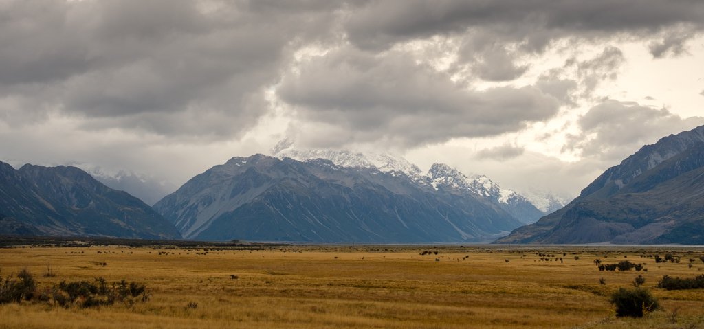 A gloomy approach to Mt Cook
