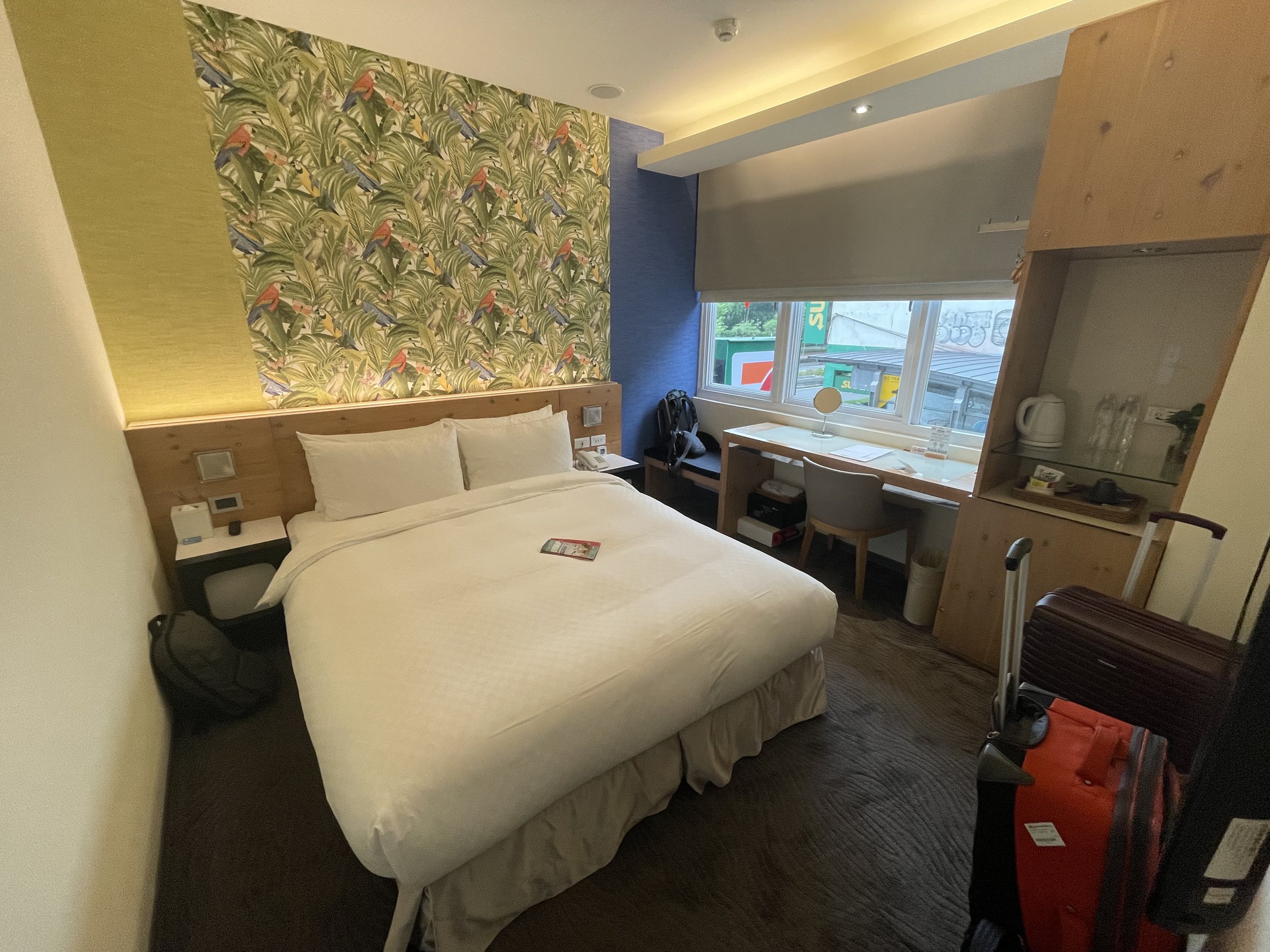 Room 205, Dandy Hotel, Daan Park