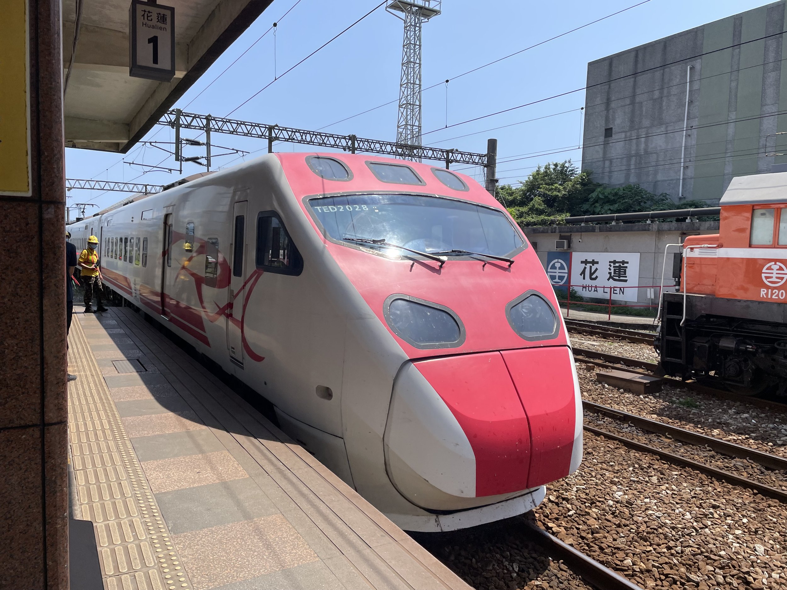 Puyuma Train for Kaohsiung at Hualien Station