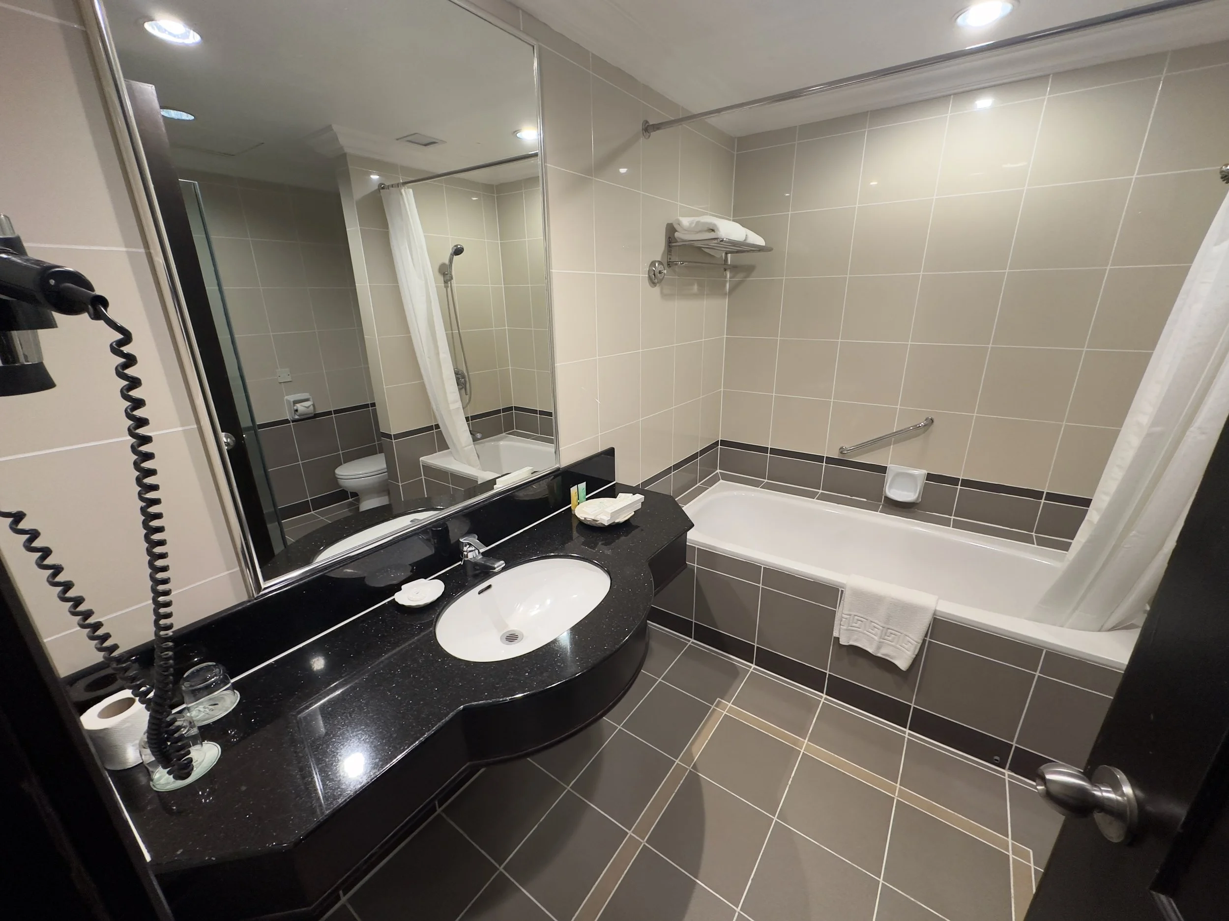 Room 1504, Bayview Hotel
