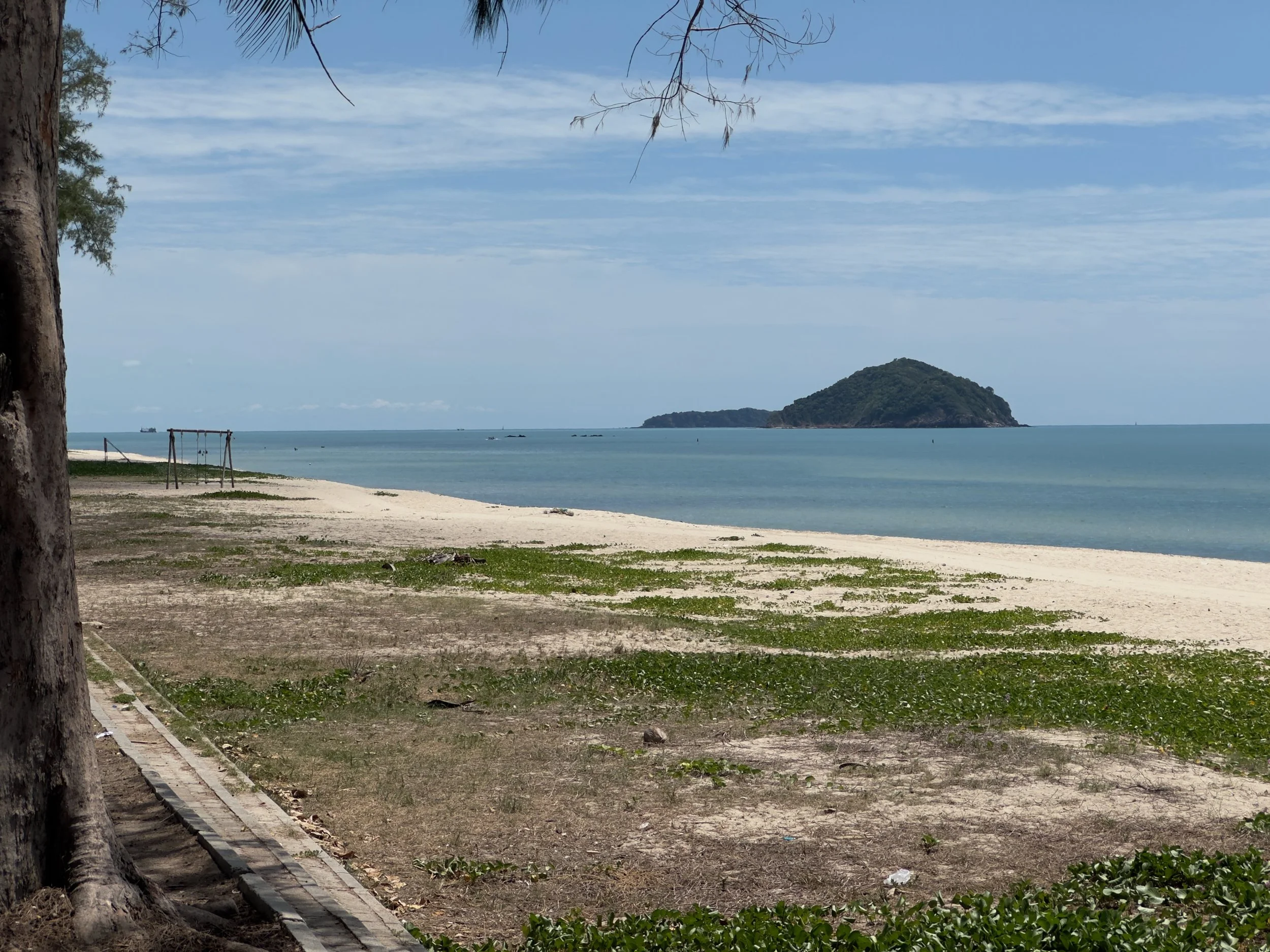 Chalathat Beach and Ko Nu Island, Songkla