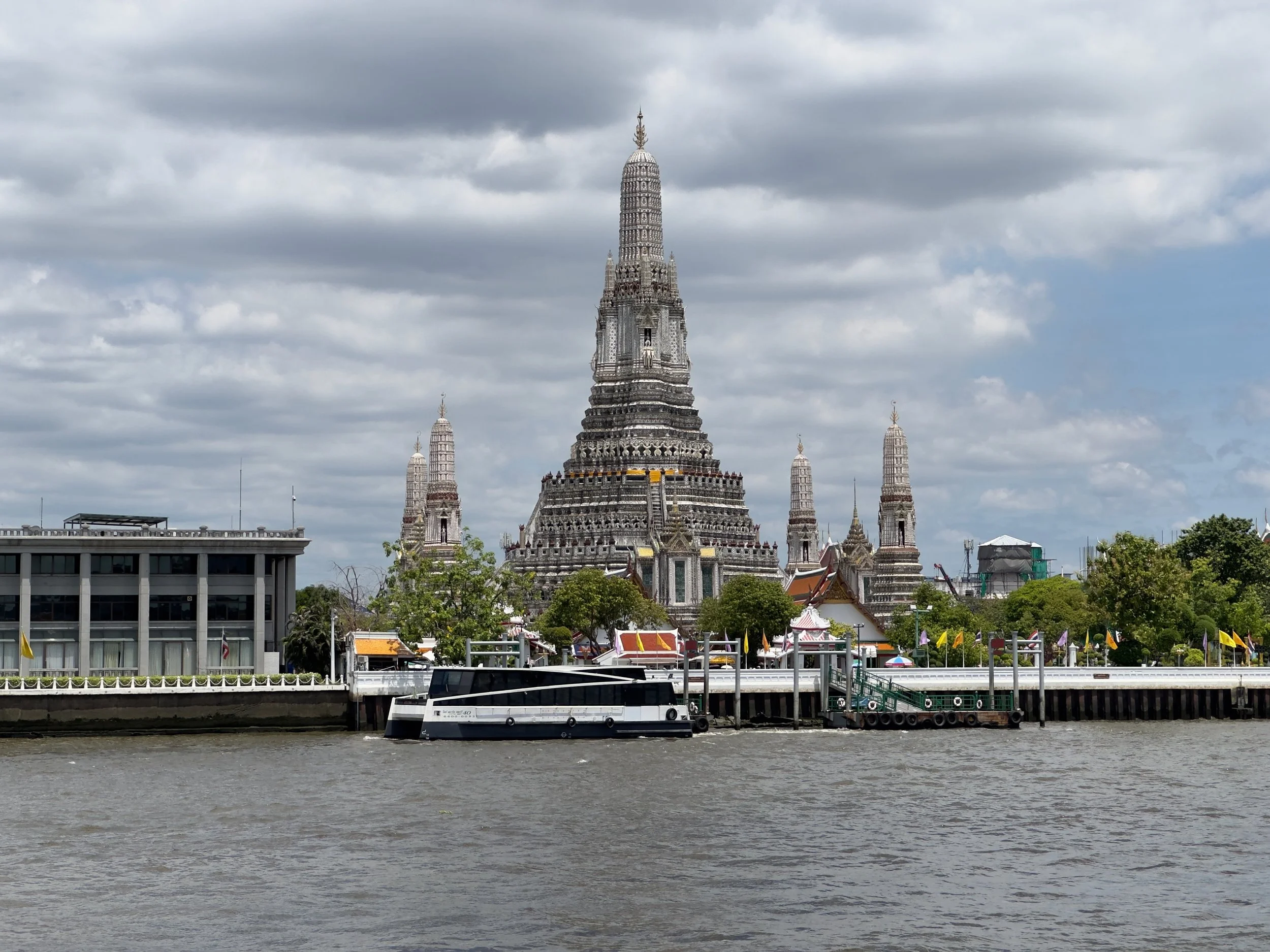 Wat Arun pagoda