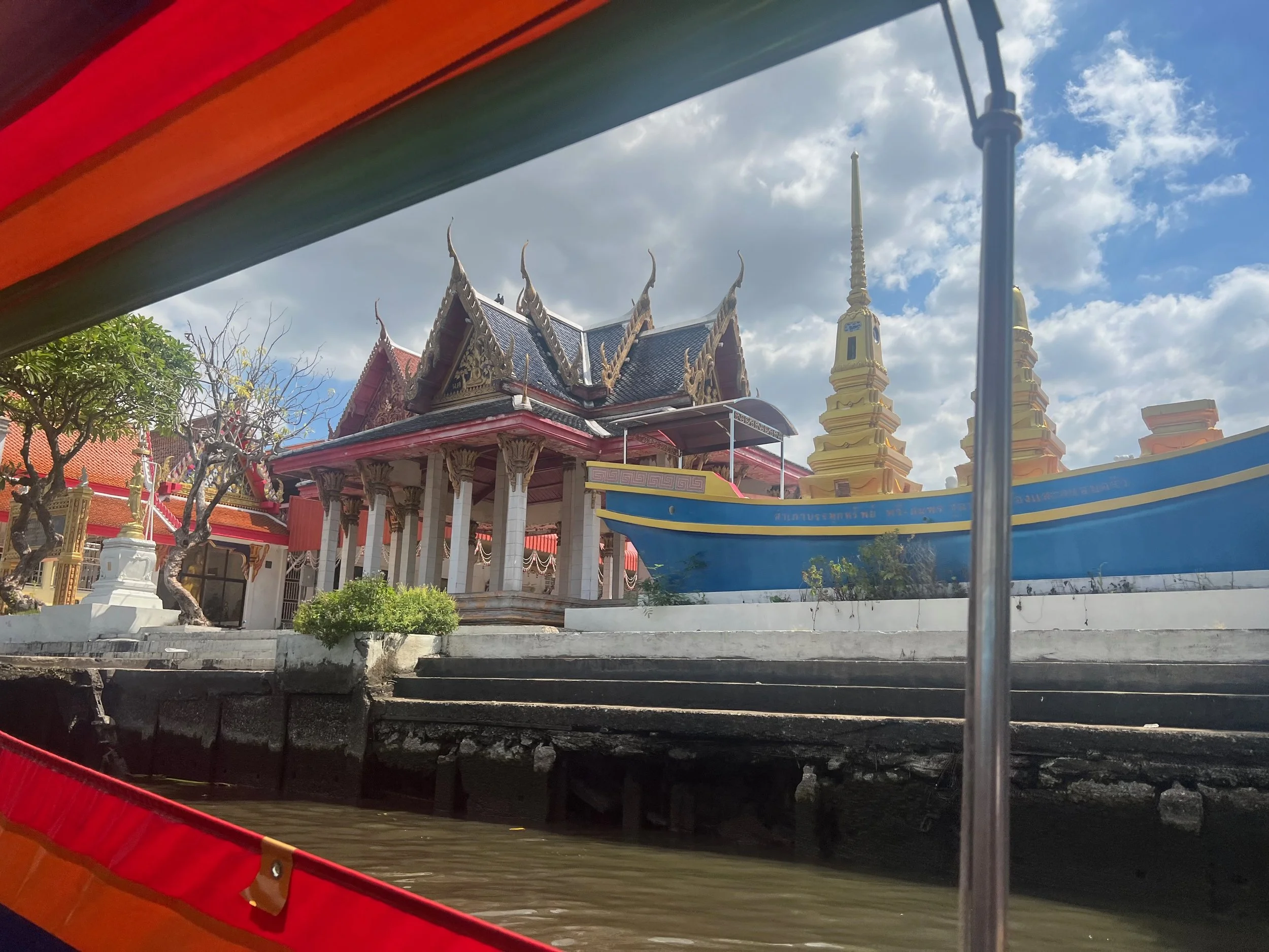 Wat Pho Riang Temple on the Khlon Mon Canal