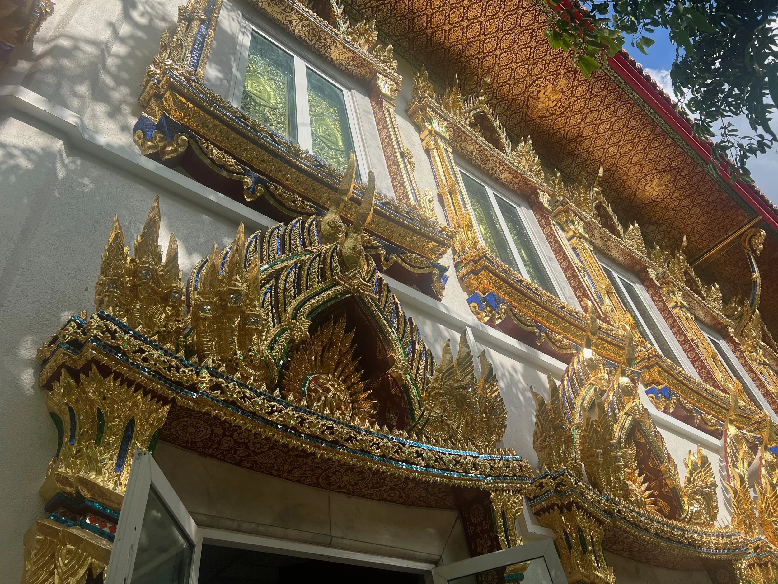 Wat Paknam Bhasicharoen prayer house
