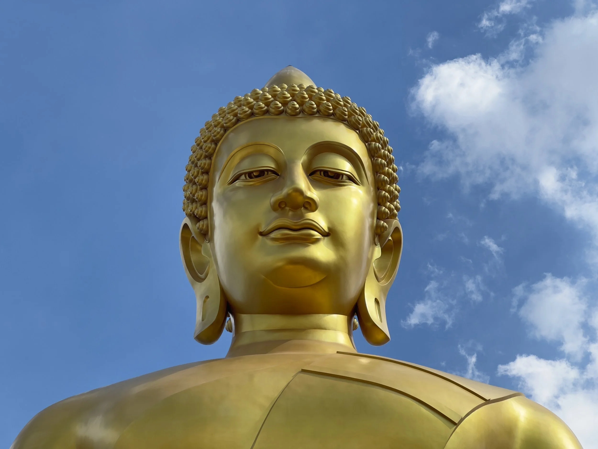 Buddha, Wat Paknam Bhasicharoen