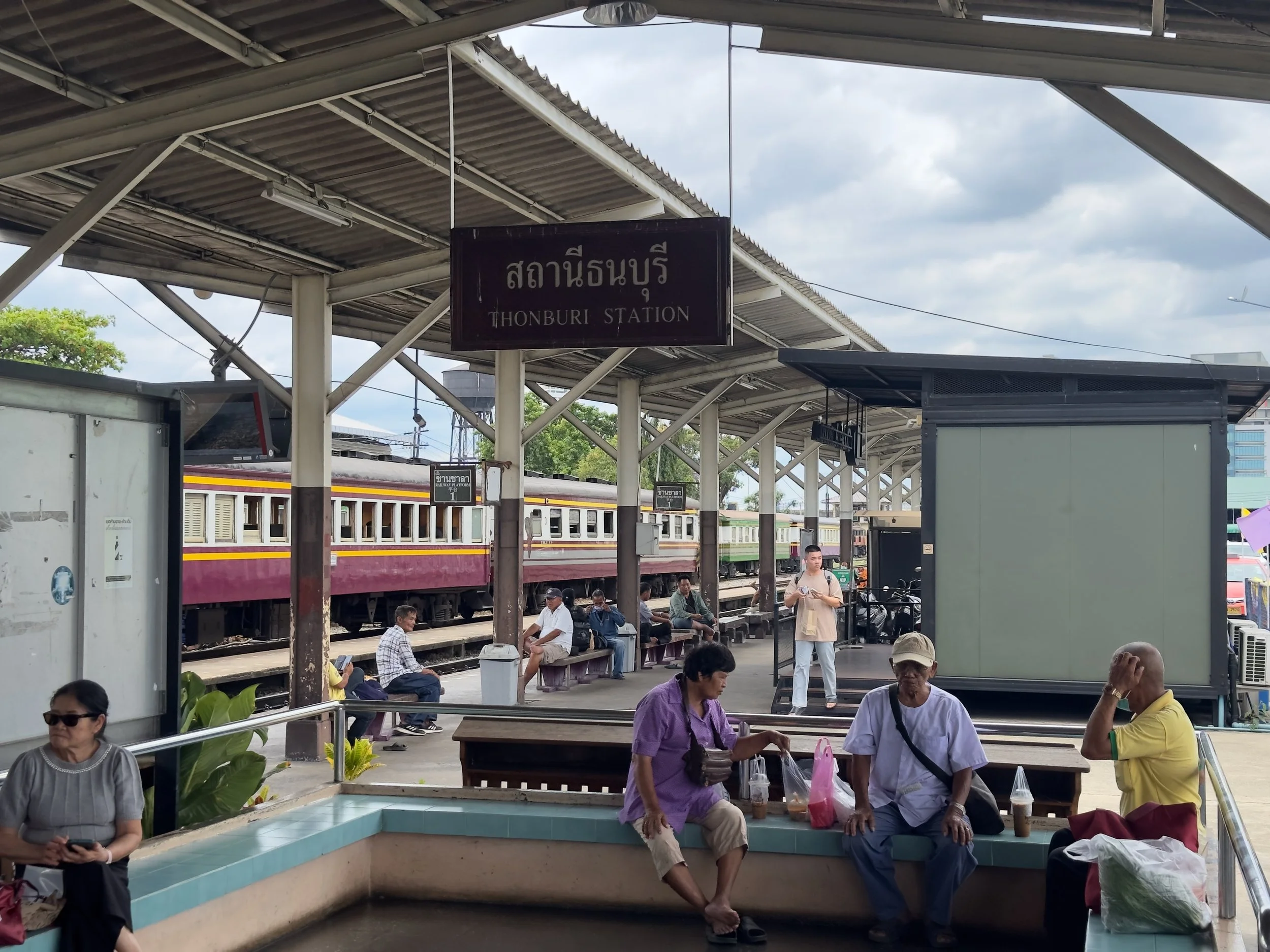 Thon Buri Station