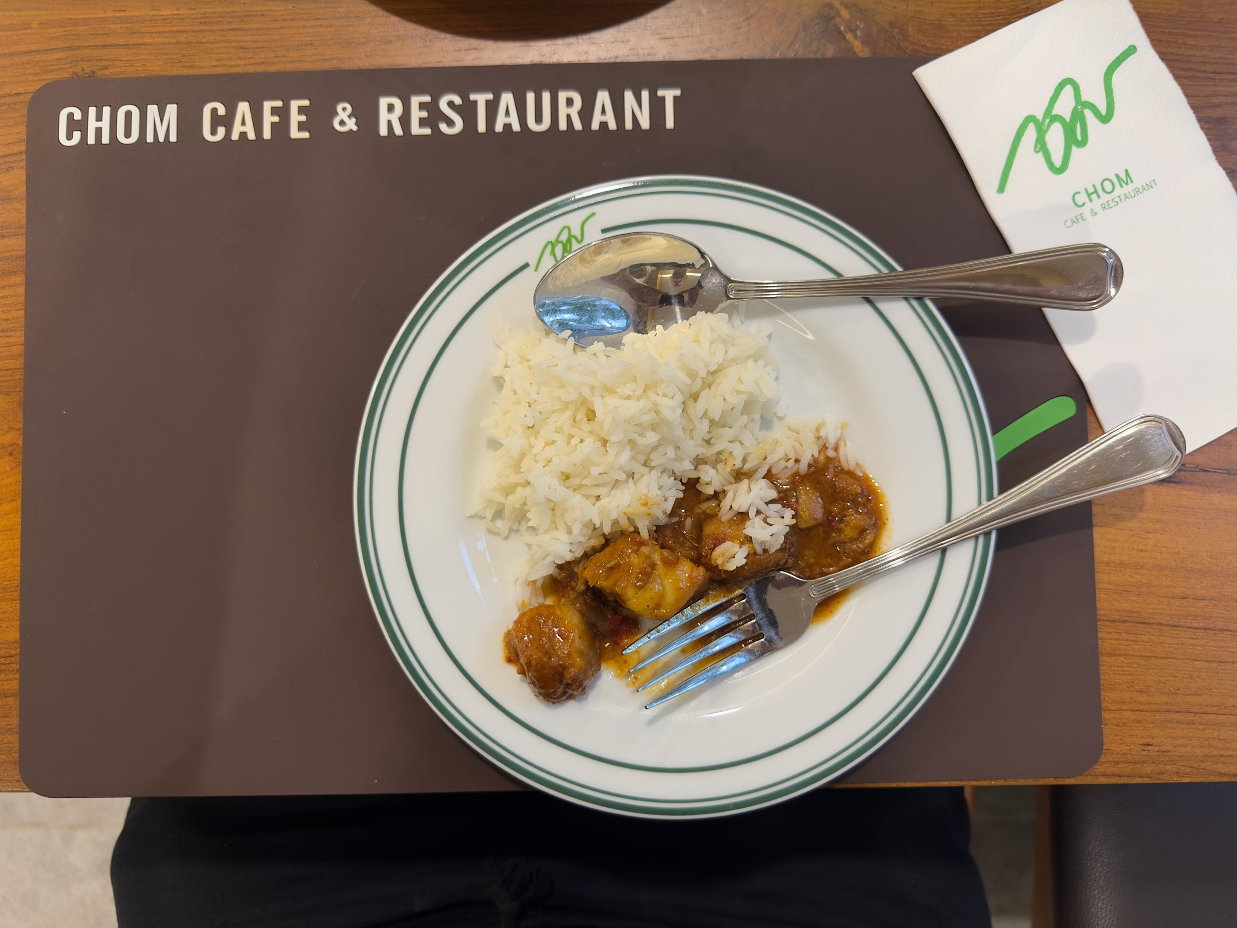 Chom food