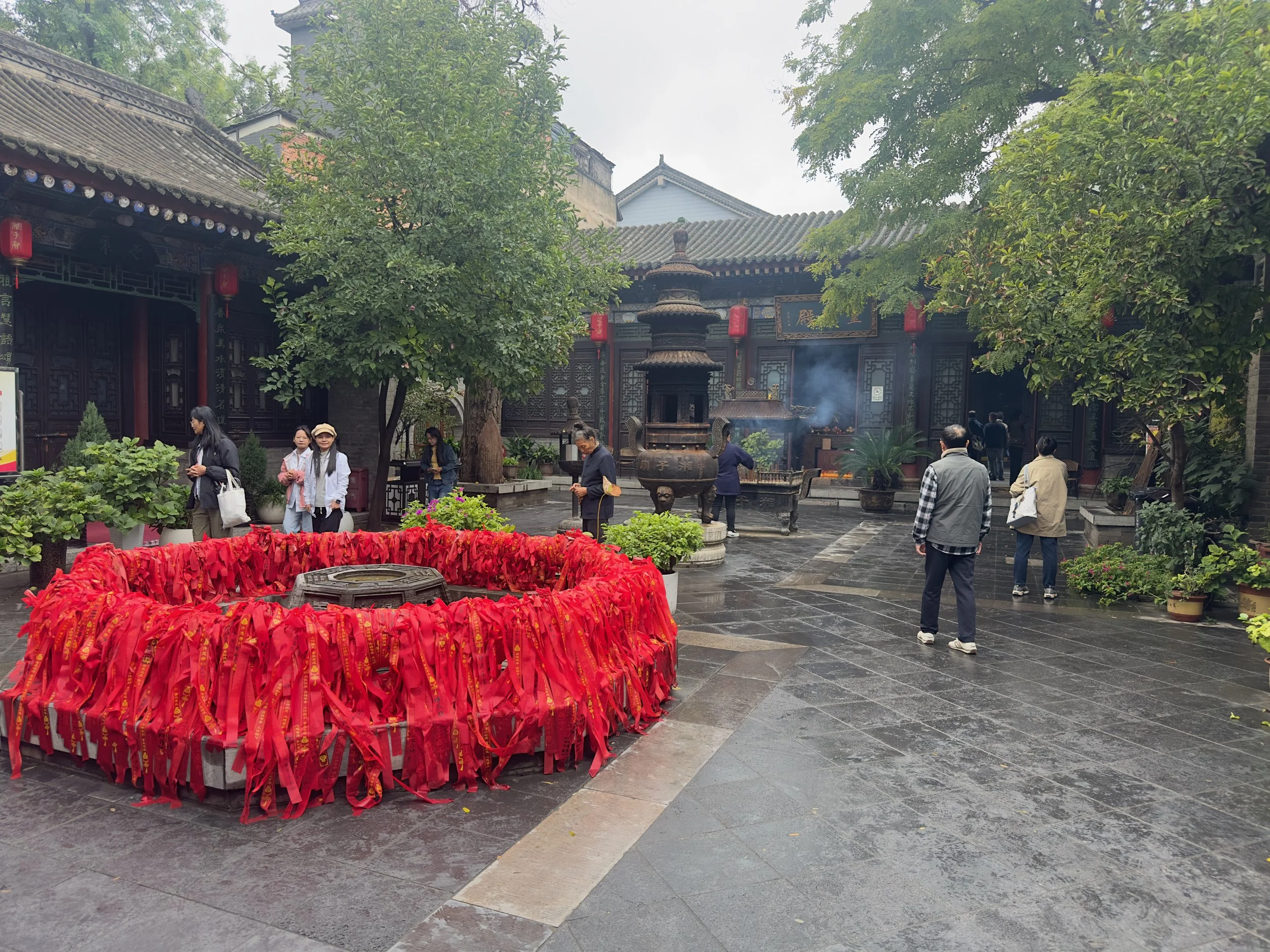 Inside Xiangzimiao Temple