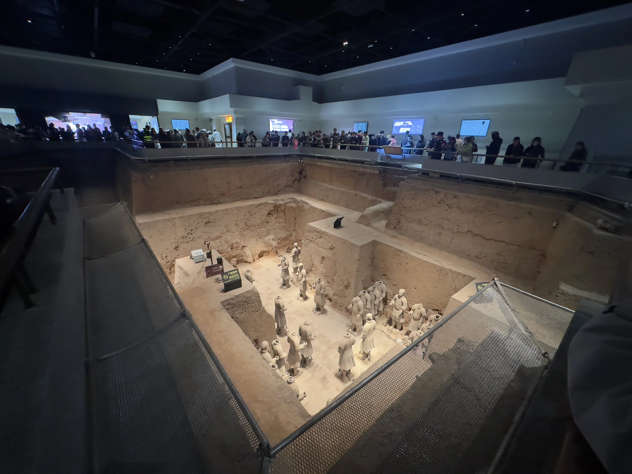 Overview of 1 side of the U in Pit 3