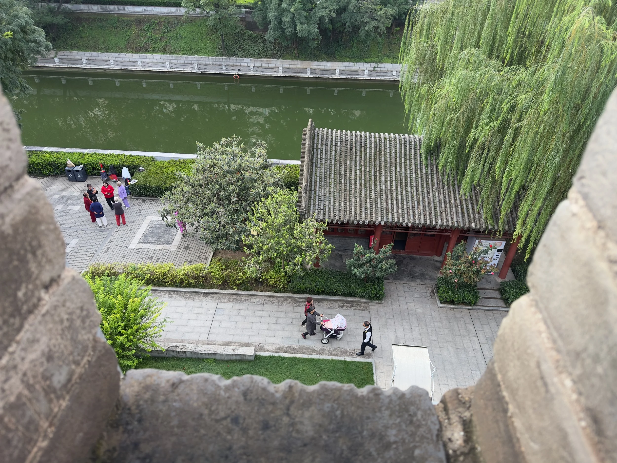 Wall, park, moat outside the wall