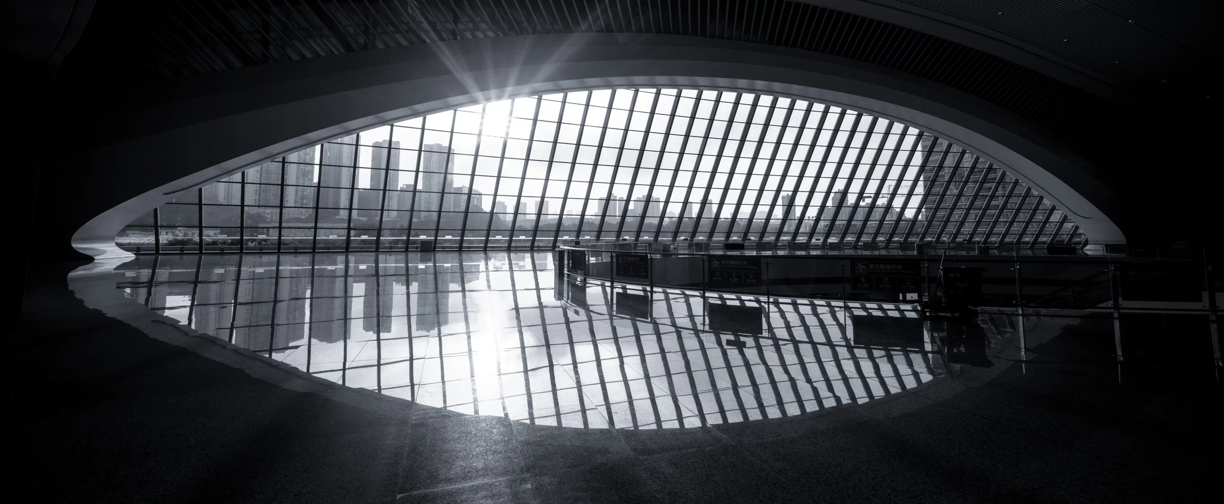 Through the 1/2 round window, ChongqingXi