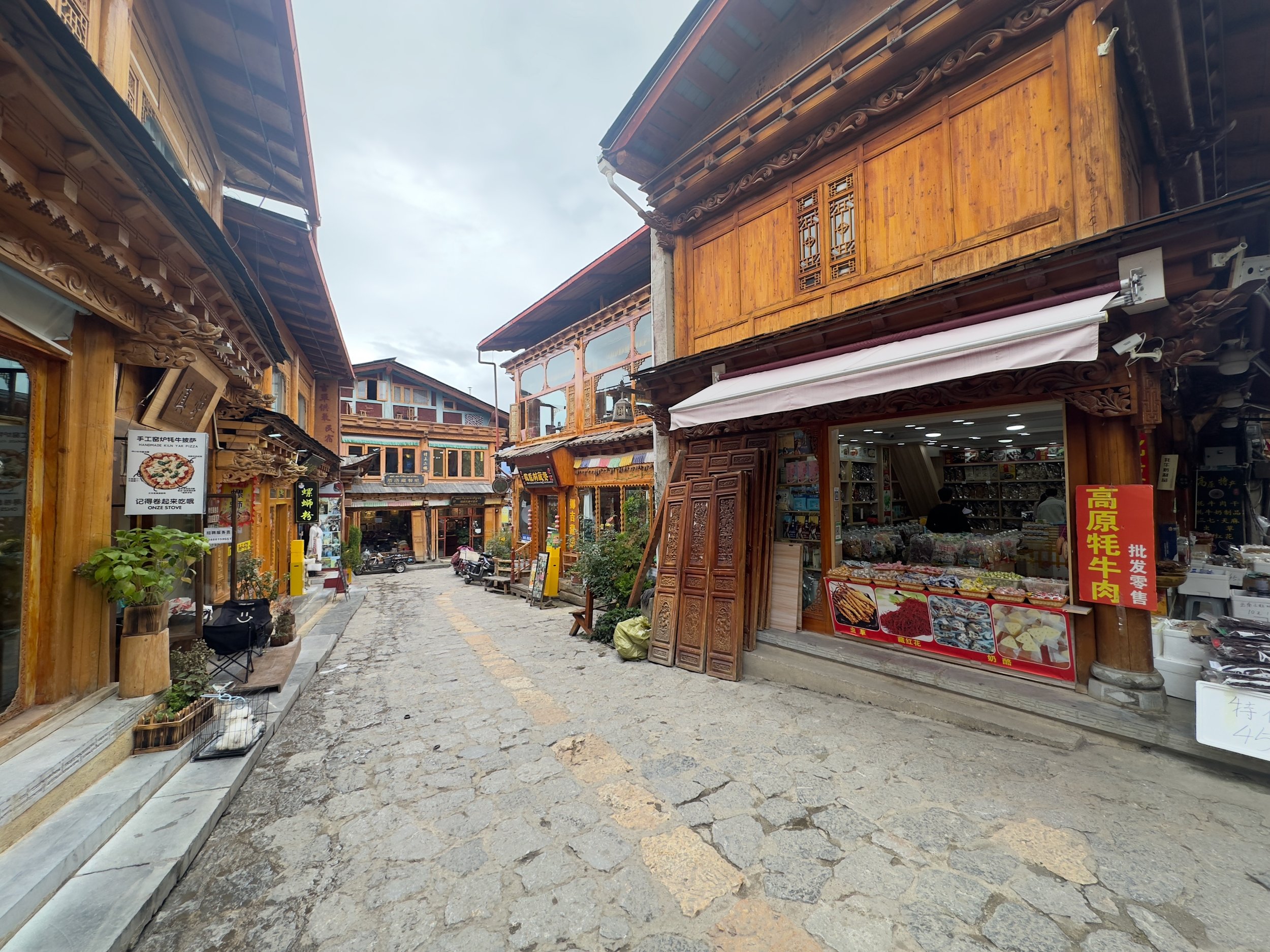 Dukezong Ancient town