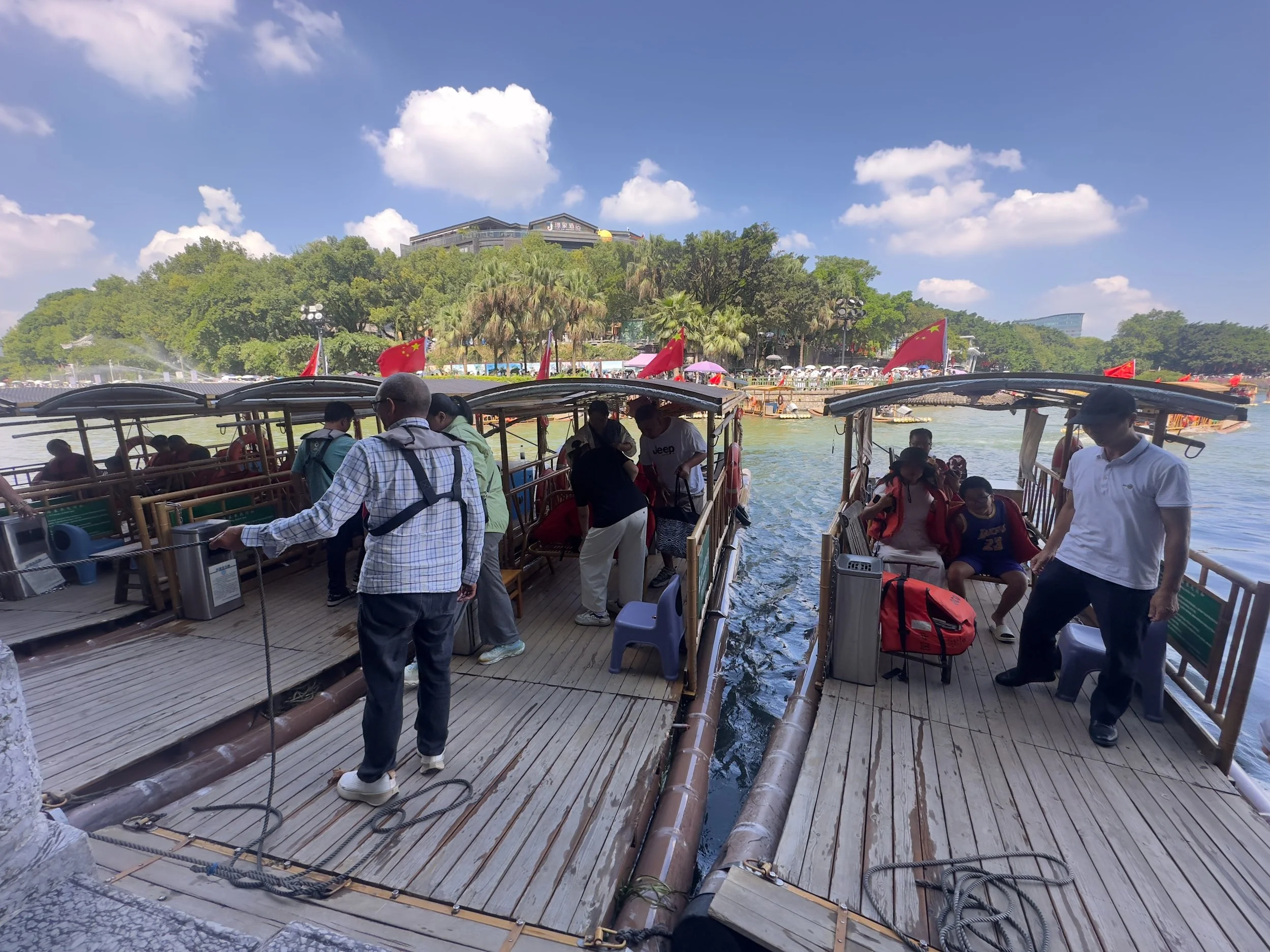 Loading rafts,  Elephant Hill Scenic Reserve
