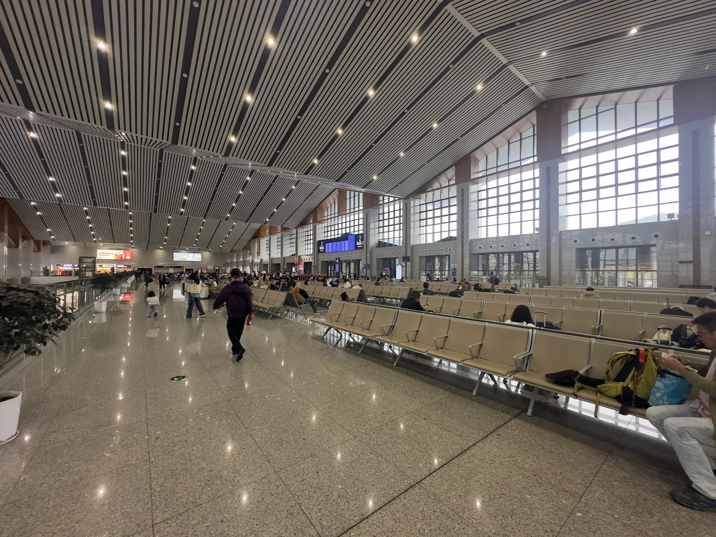 Waiting area above the tracks