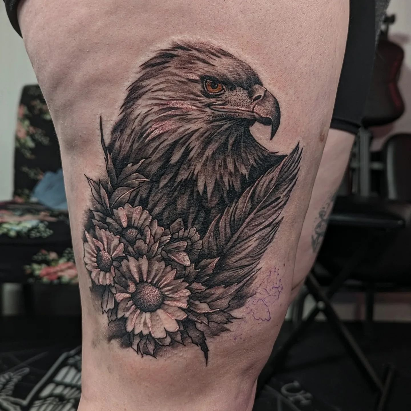 eagle from this mornin @pepax.official @radiantcolorsink @allegoryink @ttechofficial @masttattoo.official @dragonhawkofficial @biotat_ @tattooproton @mapletattoosupply @eikondevice @rotaryworks