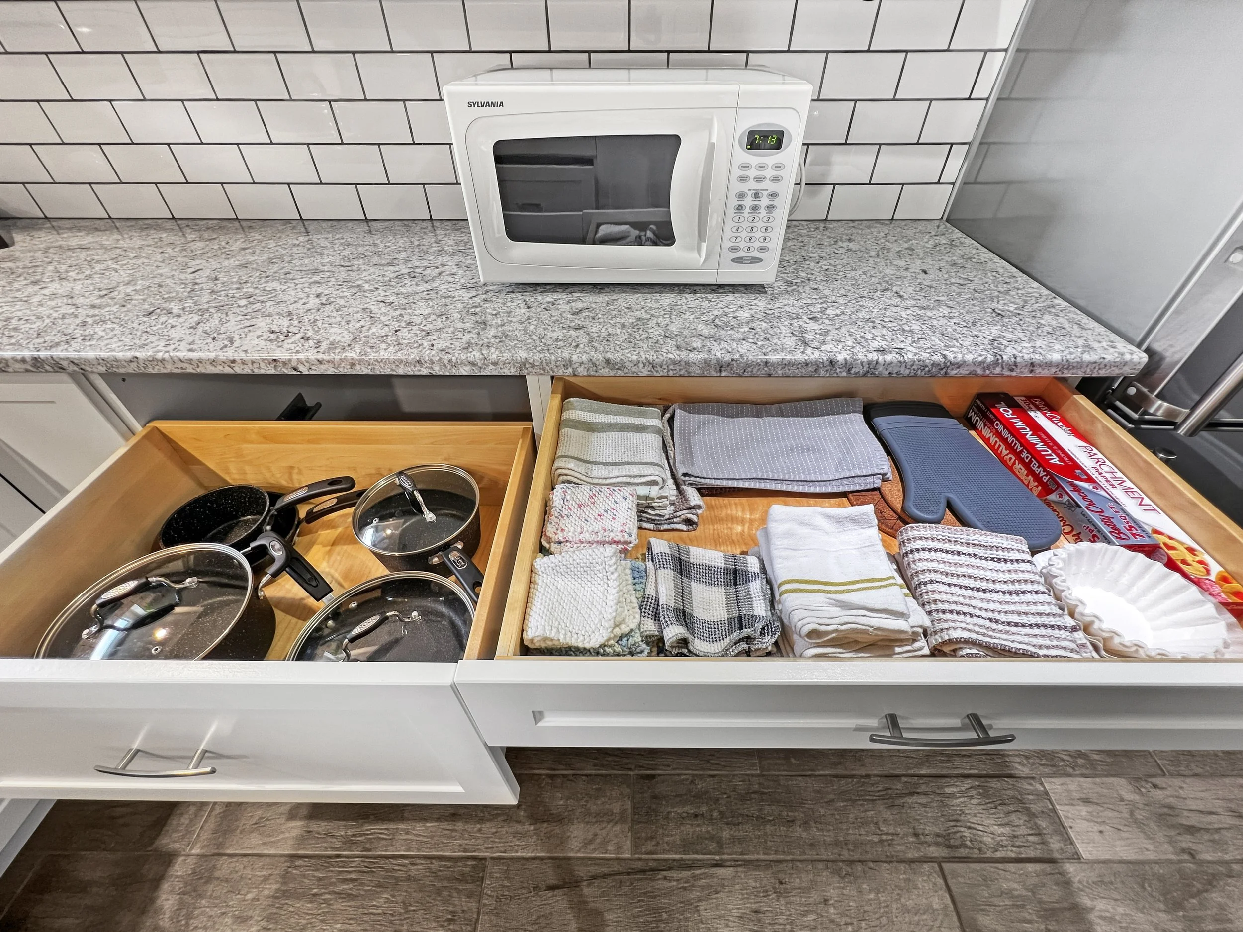 250 Krug Airbnb Kitchen 6.jpg