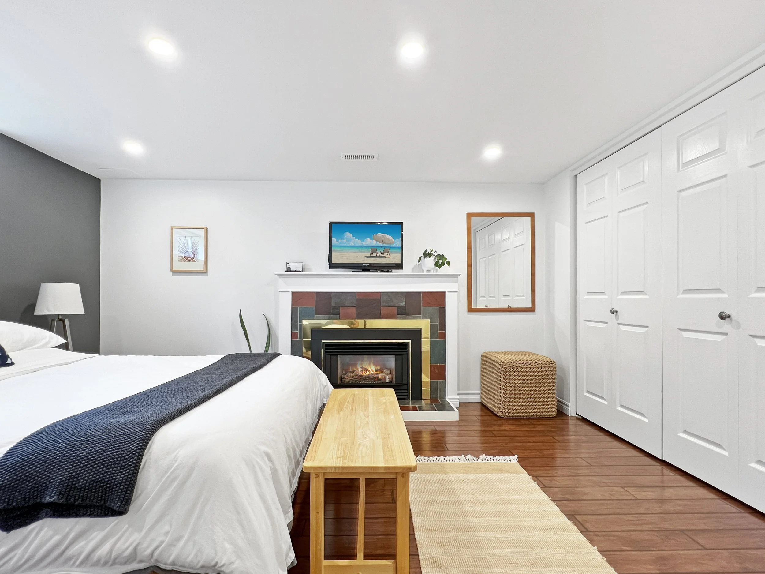 250 Krug Airbnb Bedroom 1 - 3.jpg