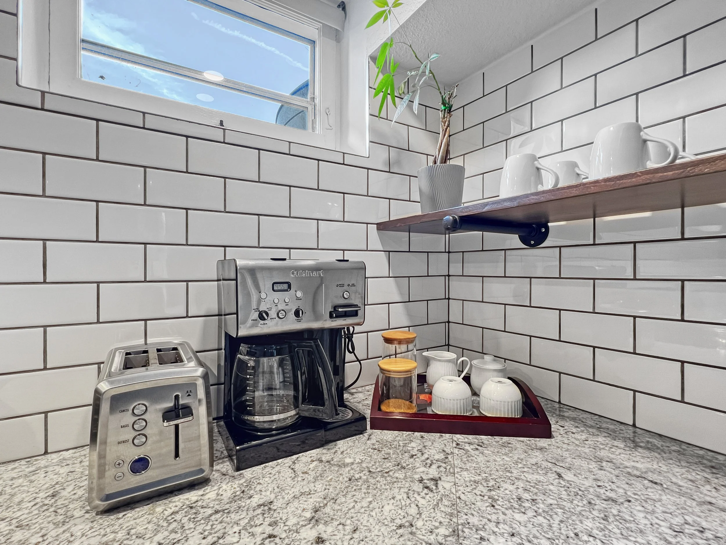 250 Krug Airbnb Kitchen 7.jpg