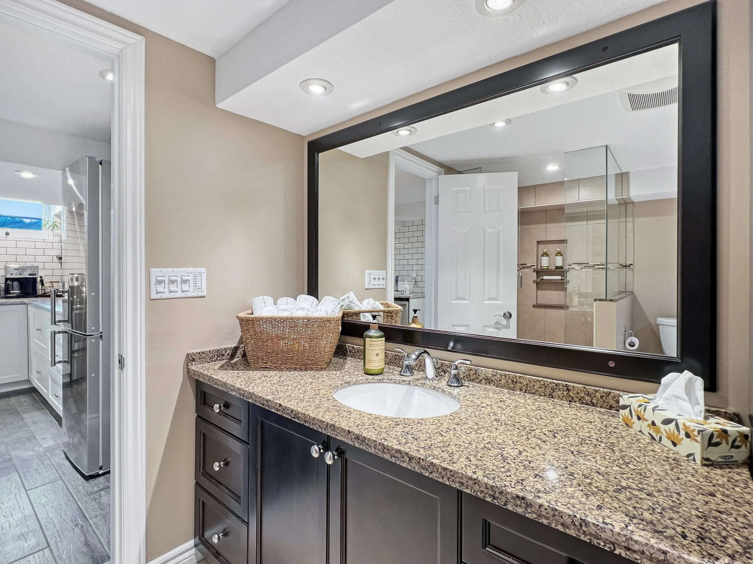 250 Krug Airbnb Bathroom 4.jpg