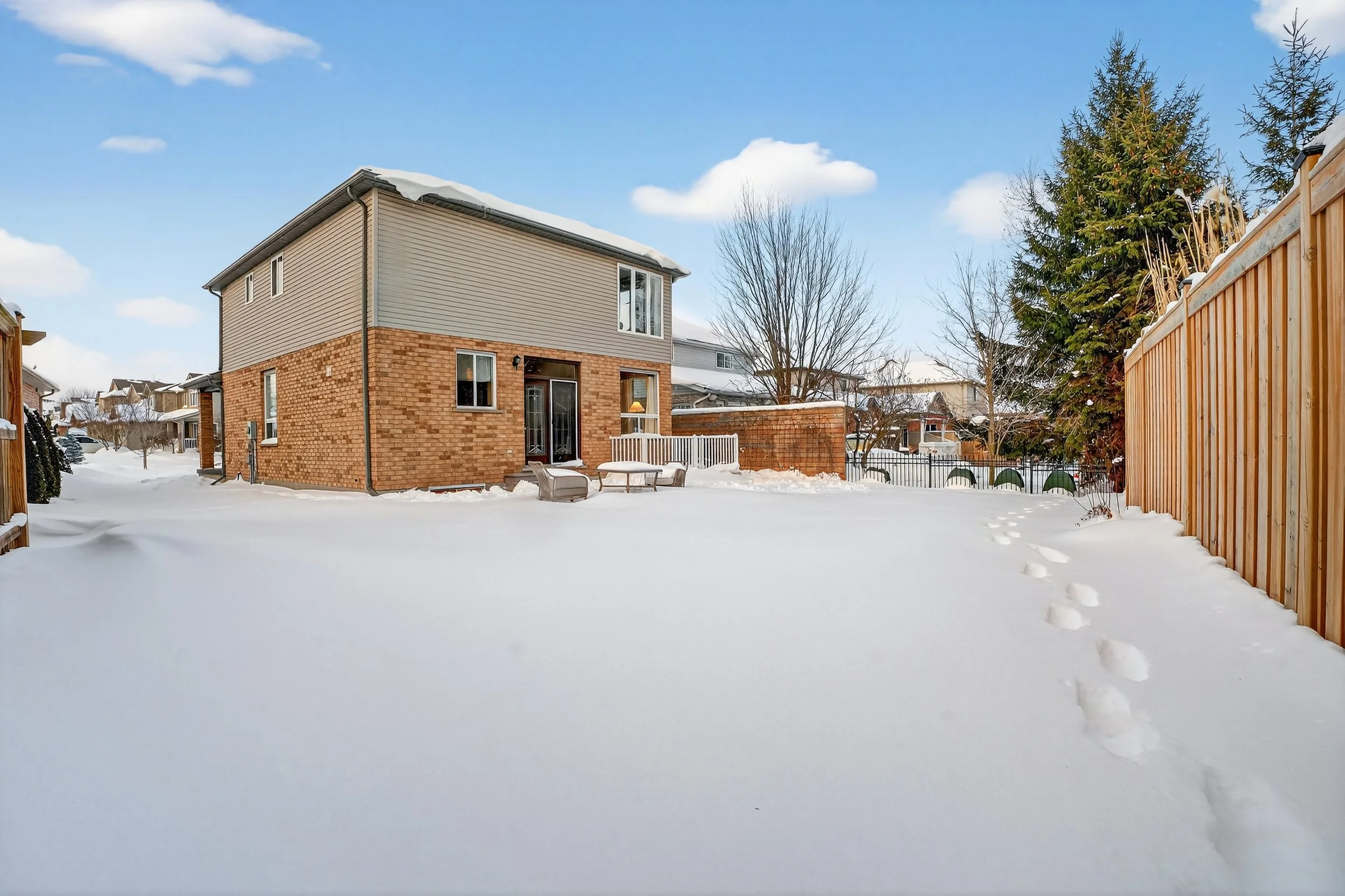 614 Rock Point Crescent Waterloo 70.jpg