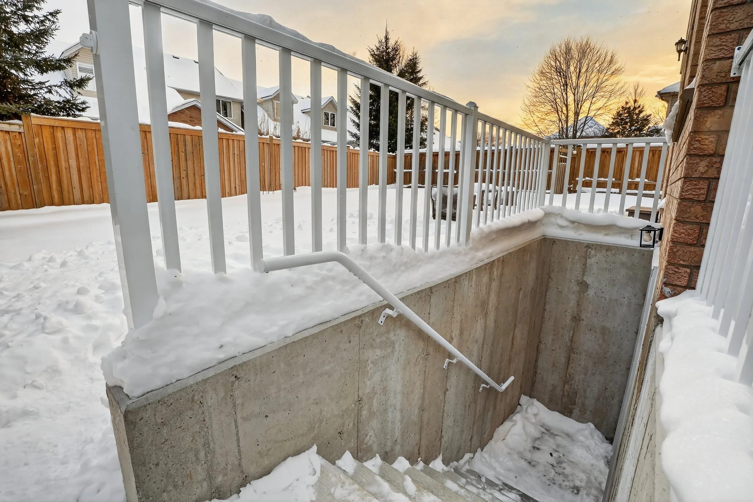 614 Rock Point Crescent Waterloo 71.jpg